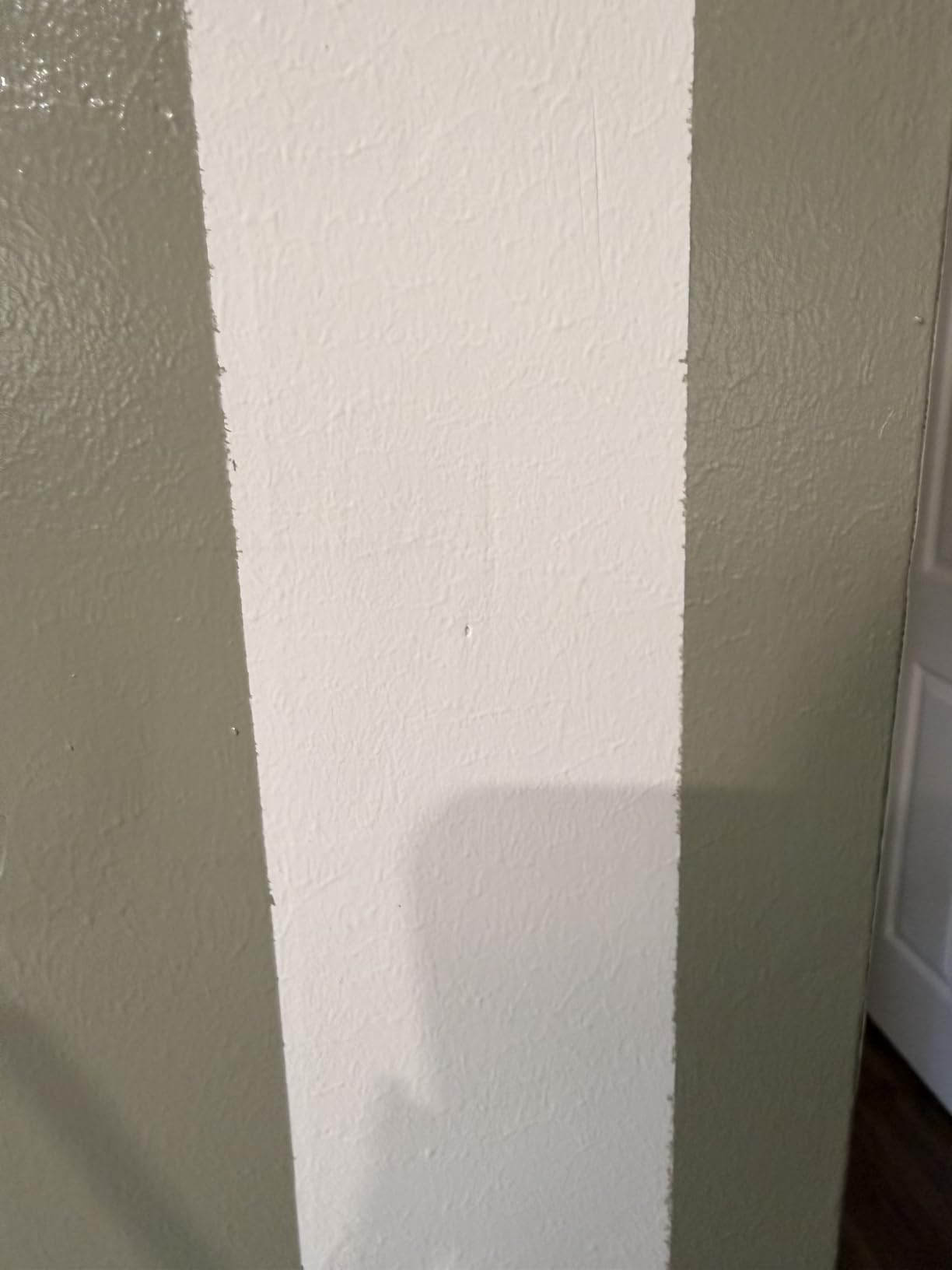 FrogTape Multi-Surface Painters Tape with PAINTBLOCK, 2 Inch Wide (1.88 In. x 60 Yds), Medium Adhesion, Green, 3 Rolls (240661) customer photo 2