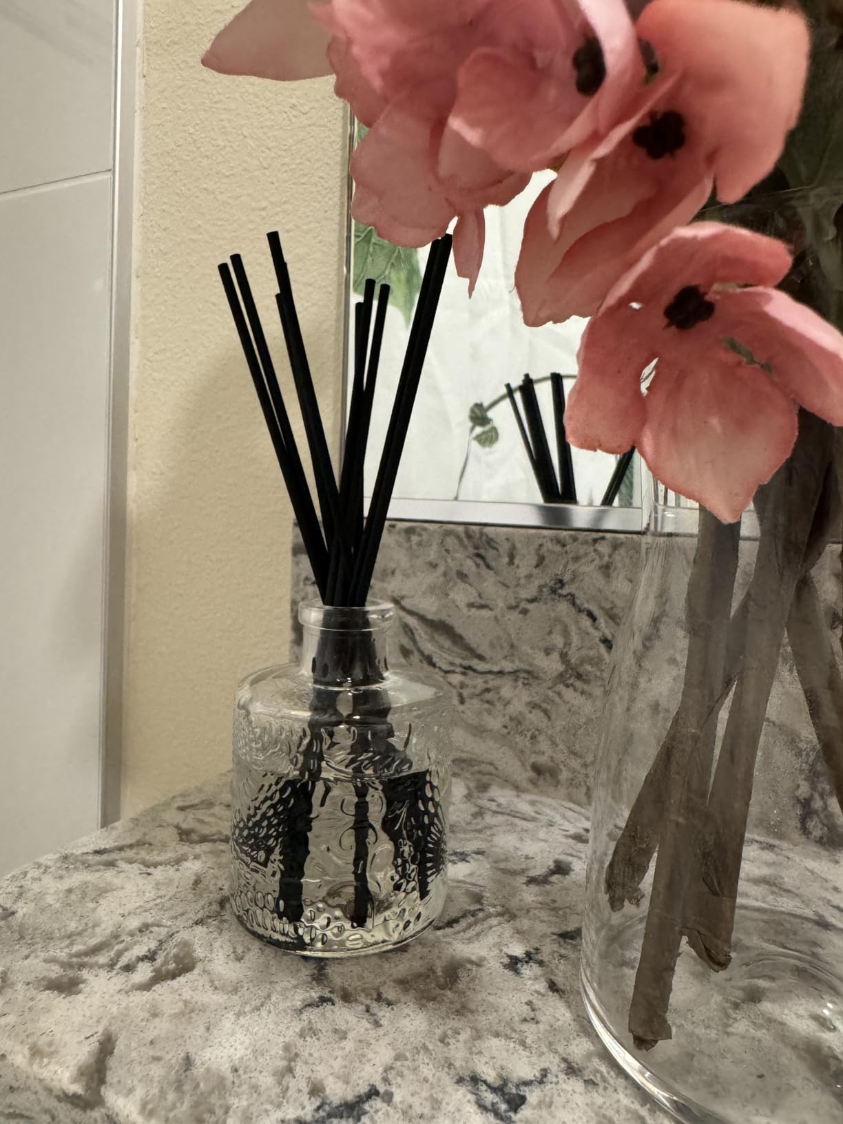 Voluspa Baltic Amber Scented Reed Diffuser, 3.4 oz, Oil Reed Diffusers for Home, Handcrafted in the USA customer photo 1