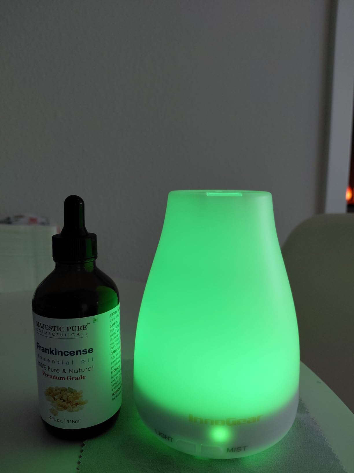 InnoGear Essential Oil Diffuser, Ultrasonic Diffusers for Home Aromatherapy Humidifier for Bedroom Room 7 Colors LED 2 Mist Mode Auto Off, Basic White customer photo 1