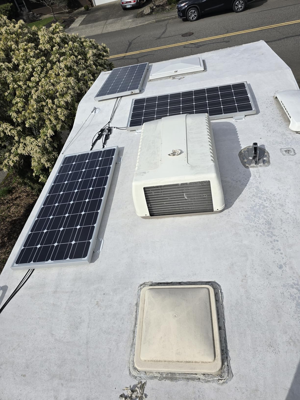 Renogy 2 Sets Solar Panel Mounting Z Brackets Lightweight Aluminum Corrosion-Free Construction for RVs, Trailers, Boats, Yachts, Wall and Other Off Grid Roof Installation, 2 Count customer photo 2