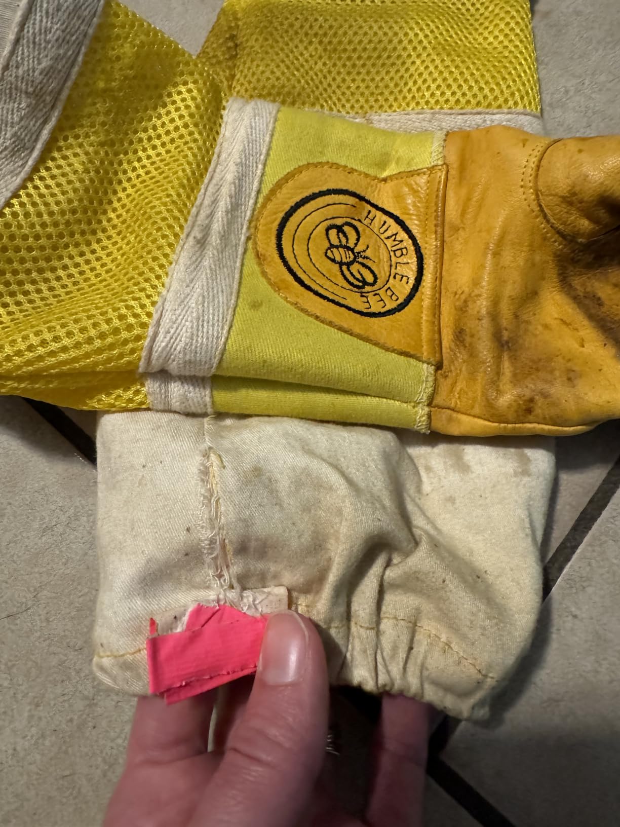 Humble Bee 115 Cowhide Beekeeping Gloves with Reinforced & Ventilated Cuffs customer photo 1