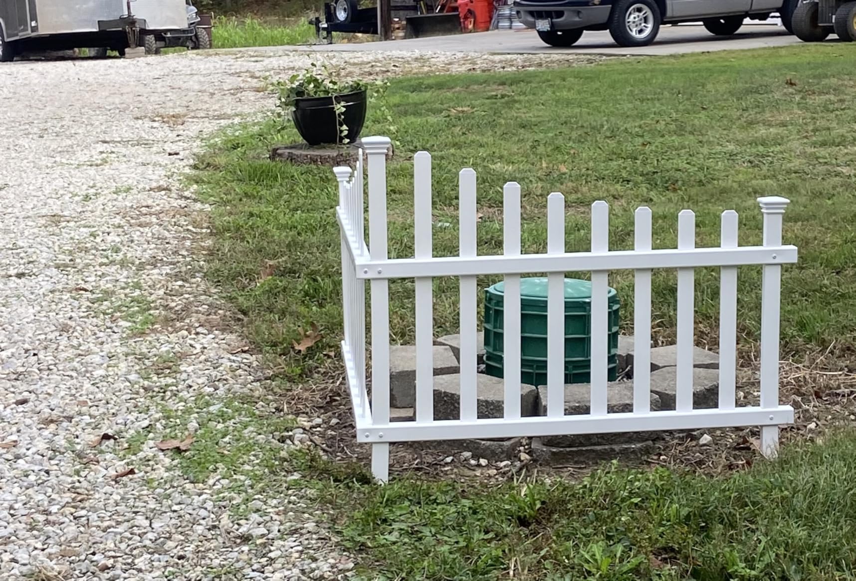 30in H x 40in W (2 Panels) No Dig Zippity Ashley Corner Vinyl Picket Fence, Garden Fence Border, Decorative Fence For Garden, White Vinyl Panels for Backyard, Patio & Yard, ZP19007 customer photo 1