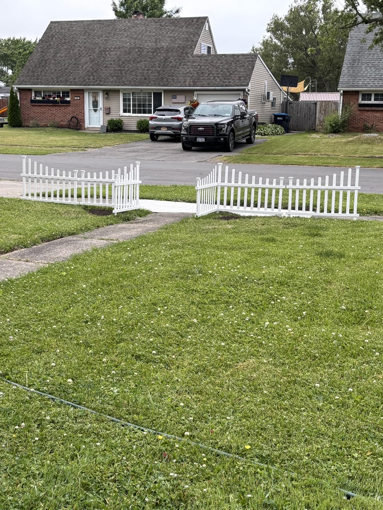 30in H x 40in W (2 Panels) No Dig Zippity Ashley Corner Vinyl Picket Fence, Garden Fence Border, Decorative Fence For Garden, White Vinyl Panels for Backyard, Patio & Yard, ZP19007 customer photo 2