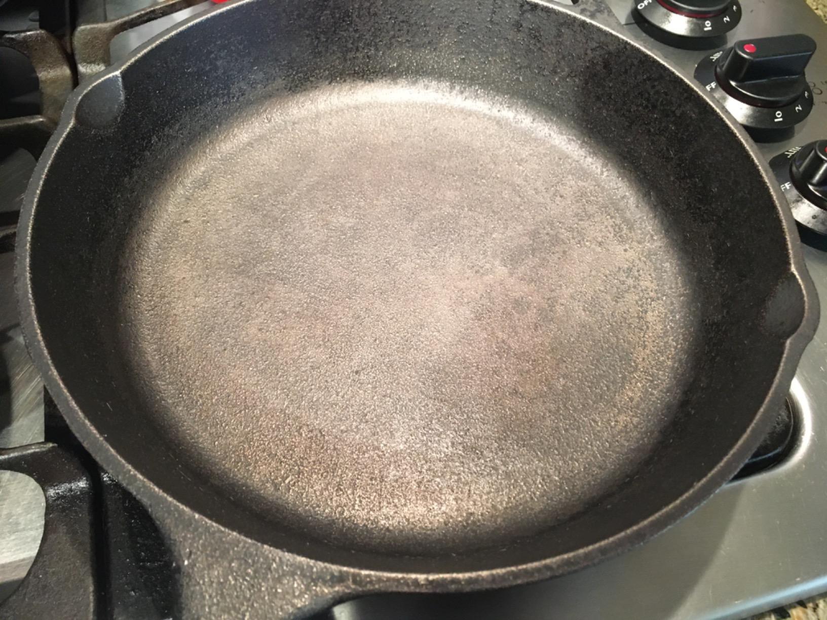 CARON & DOUCET - Cast Iron Seasoning & Cleaning Oil | 100% Plant-Based & Food Grade! | Best for Seasoning, Restoring, Curing and Care (8oz) customer photo 1