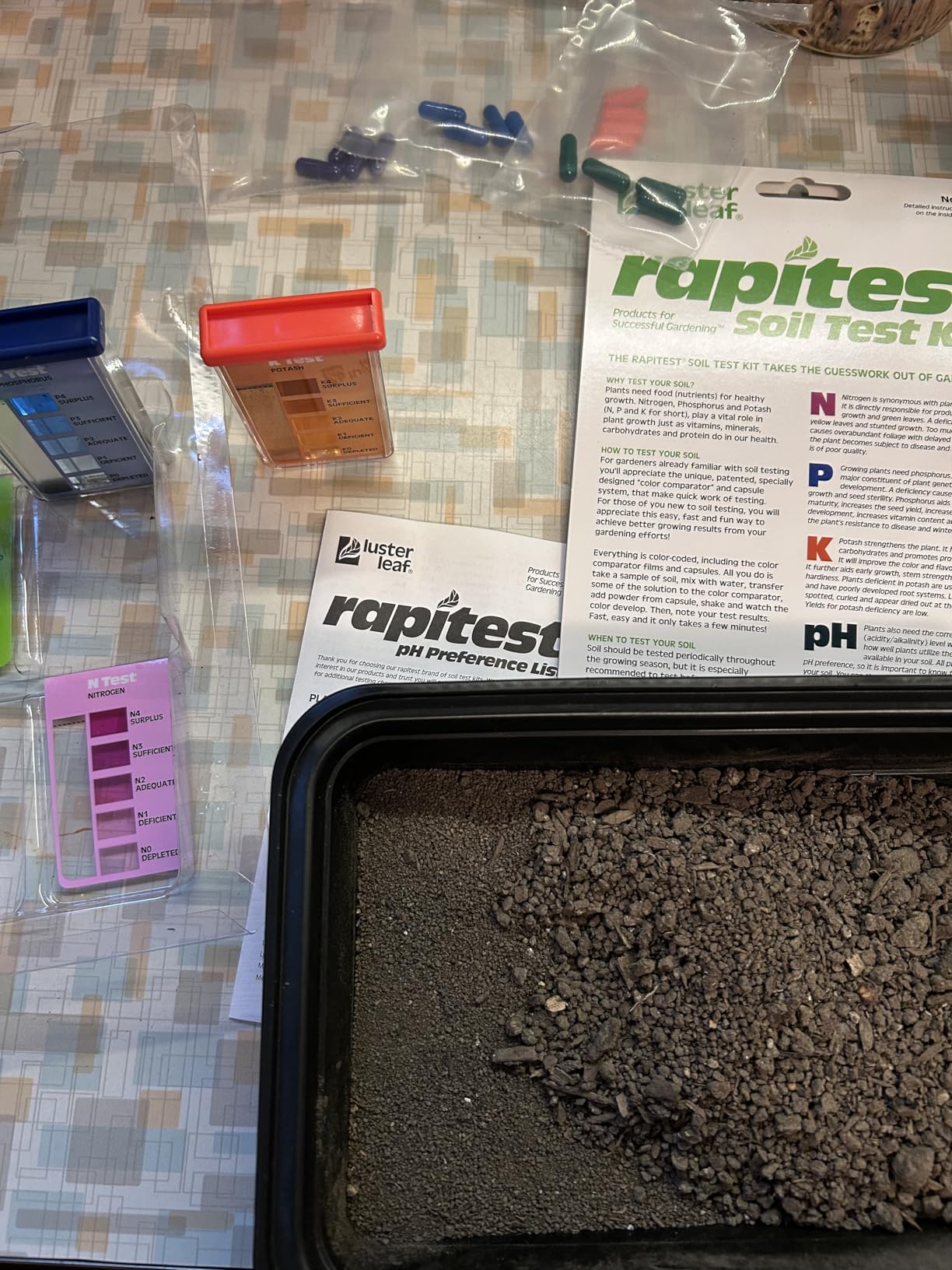 Rapitest Soil Test Kit for Gardens, Vegetables, Flowers and Lawns. USA designed and assembled soil tester completely, quickly and accurately measures/analyzes soil pH acidity and garden nutrients. customer photo 1