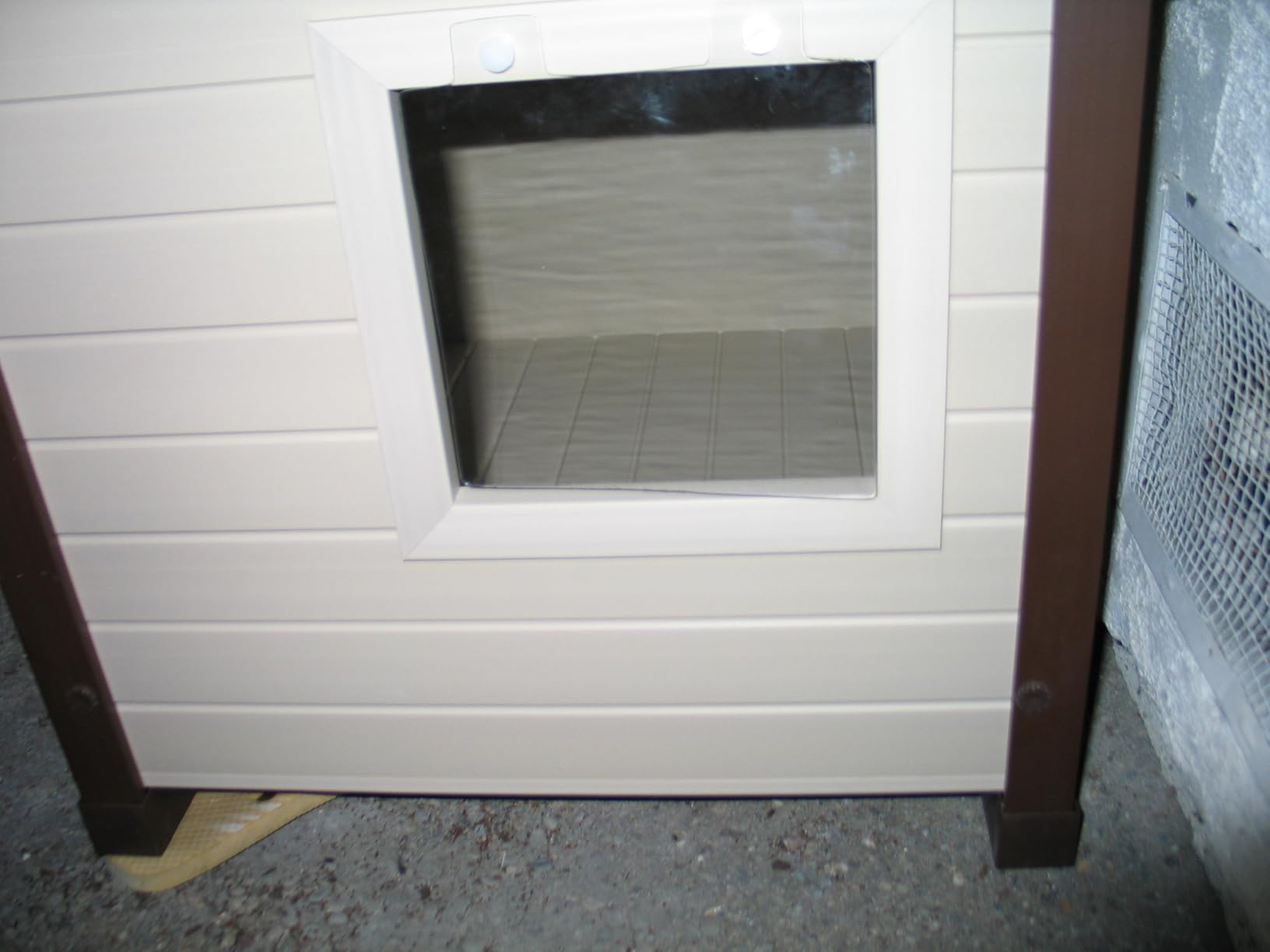 New Age Pet ECOFLEX Albany Outdoor Cat House, Weather-Resistant, Dual Door Flaps, 21