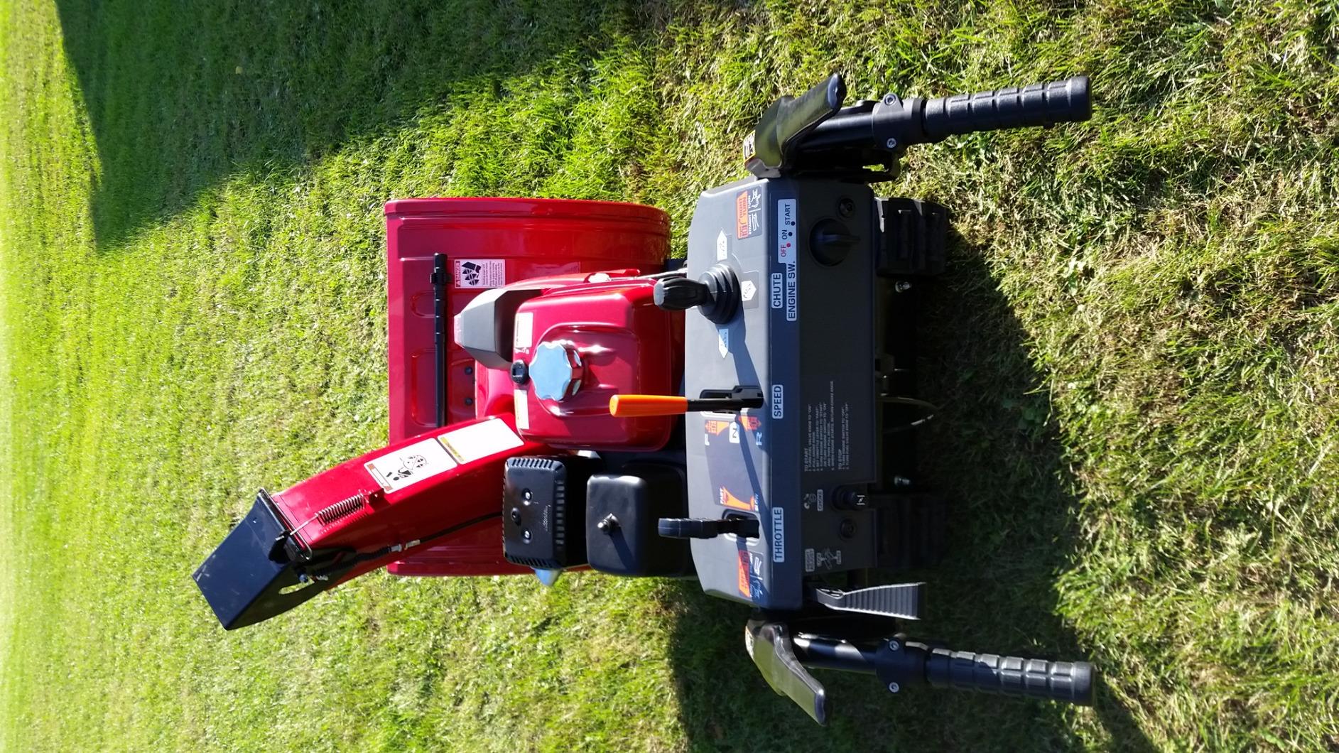 Honda HSS928 28-Inch Two Stage Snow Blower with Electric Start and Track Drive (HSS928AATD) customer photo 1