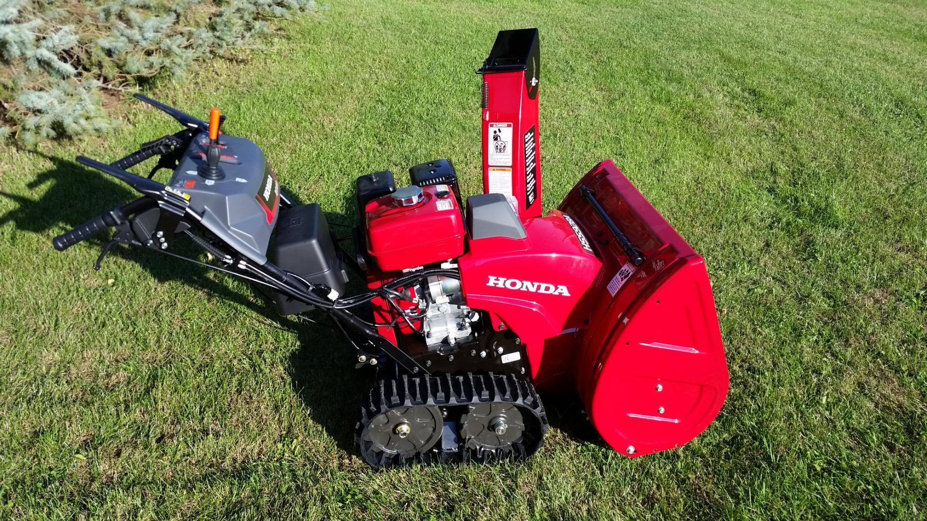 Honda HSS928 28-Inch Two Stage Snow Blower with Electric Start and Track Drive (HSS928AATD) customer photo 2