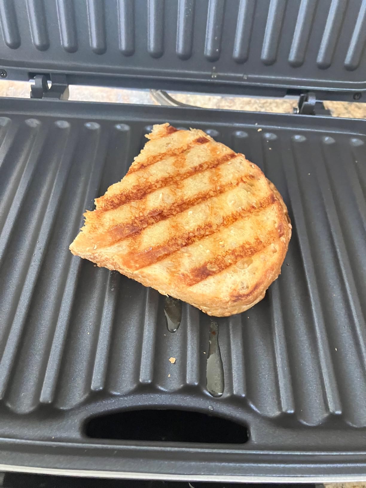 Hamilton Beach Electric Indoor Grill, 6-Serving, Large 90 sq. in. Nonstick Easy Clean Plates, Floating Hinge for Thicker Foods, 1200 Watts, Silver (25371) customer photo 1