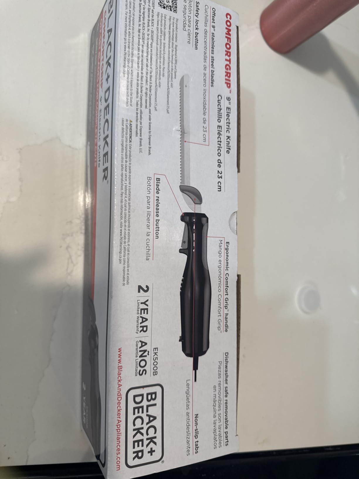 BLACK+DECKER 9 inch Electric Carving Knife, Comfort Grip Handle & Safety Lock Button, Stainless Steel Blades and Dishwasher Safe Parts, Corded, White customer photo 1