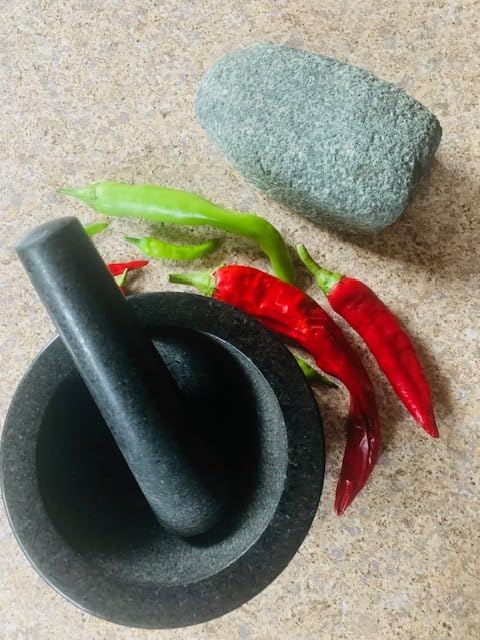 H&S Mortar and Pestle Set - Large Premium Solid Granite Stone Grinder Bowl - 16cm (6.3 inch) - Black customer photo 2