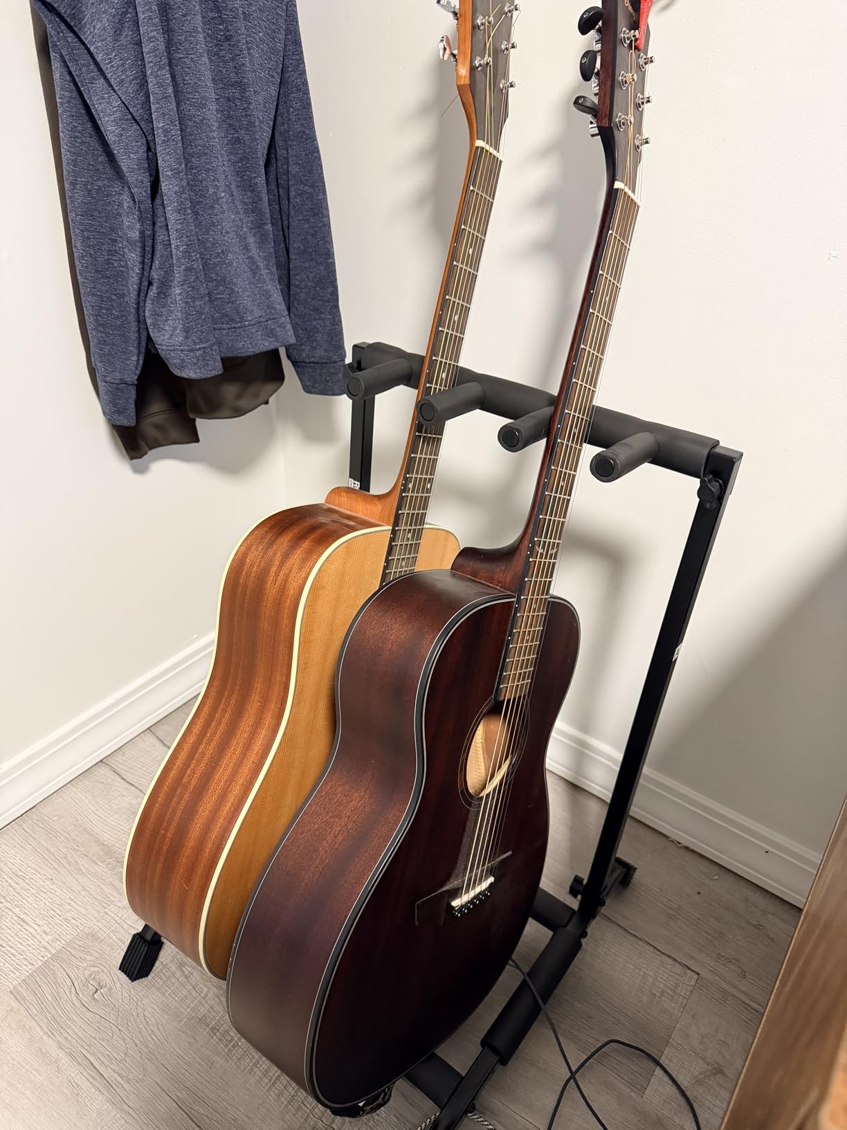 Gator Rok-It Collapsible Folding Guitar Rack Stand for 3 Guitars - Fits Acoustic, Electric, or Bass Guitars - Portable, Durable, Space-Saving Storage (RI-GTR-RACK3) customer photo 1
