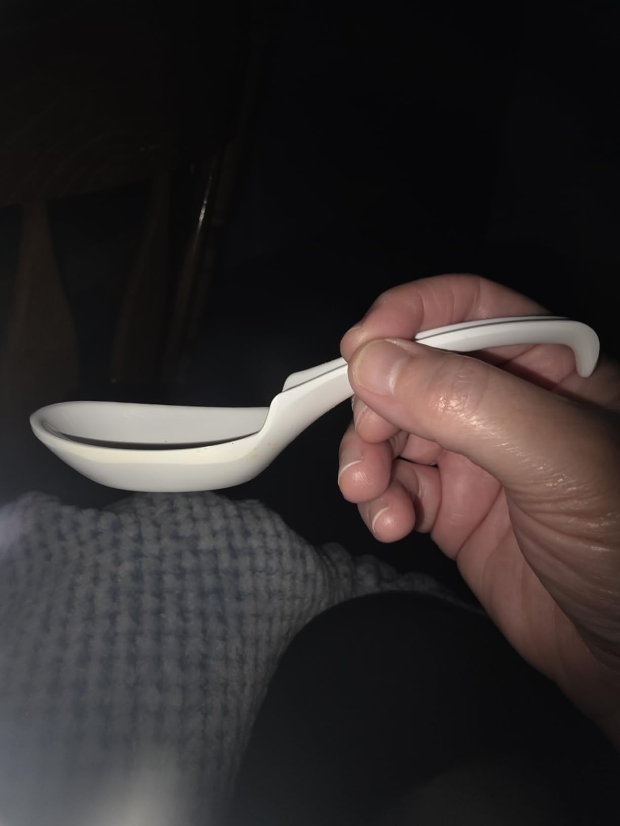 Hiware 12-piece Asian Soup Spoons, Rice Spoons, Chinese Won Ton Soup Spoon - Notch and Hook Style, White customer photo 1