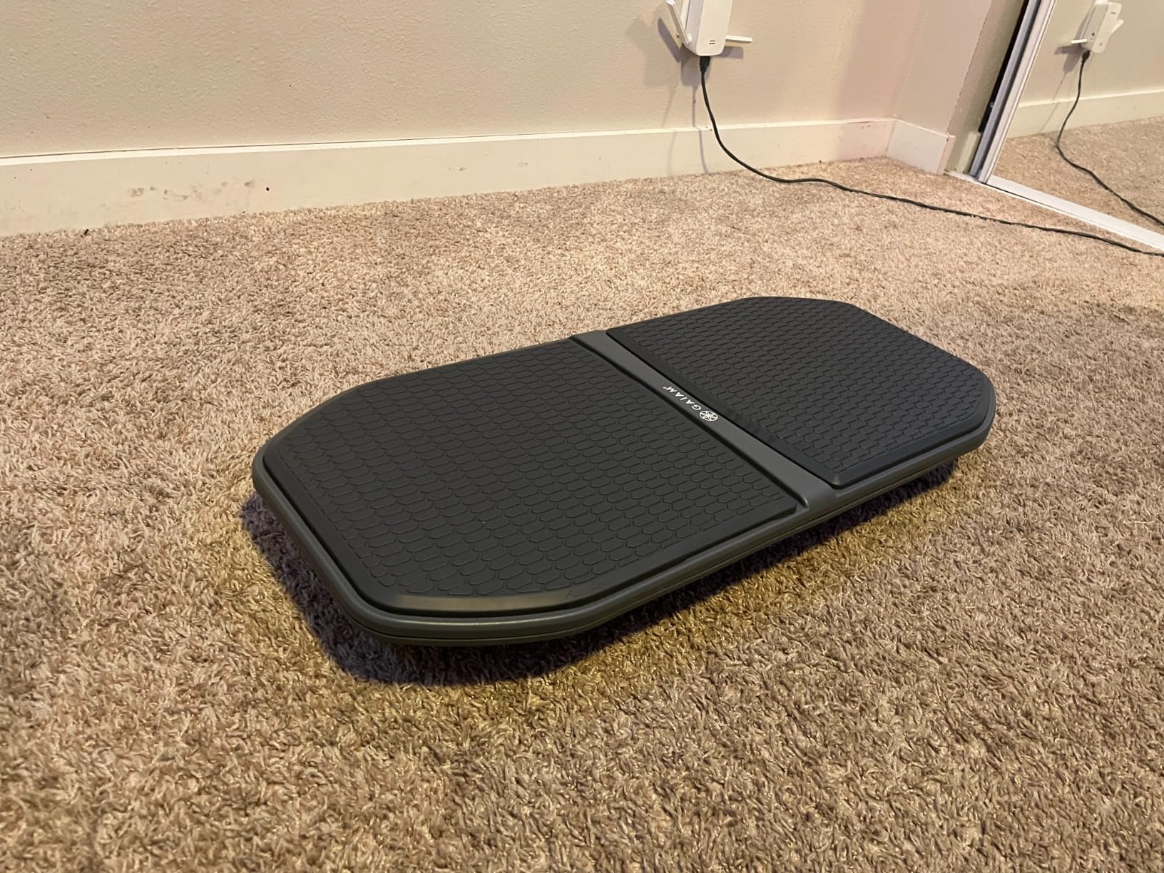 Gaiam Evolve Balance Board Standing Desk, Anti Fatigue Wobble Board for Home Office, Physical Therapy, Exercise Equipment, Stability Rocker for Constant Movement, Increase Focus, Floor Mat Alternative customer photo 1