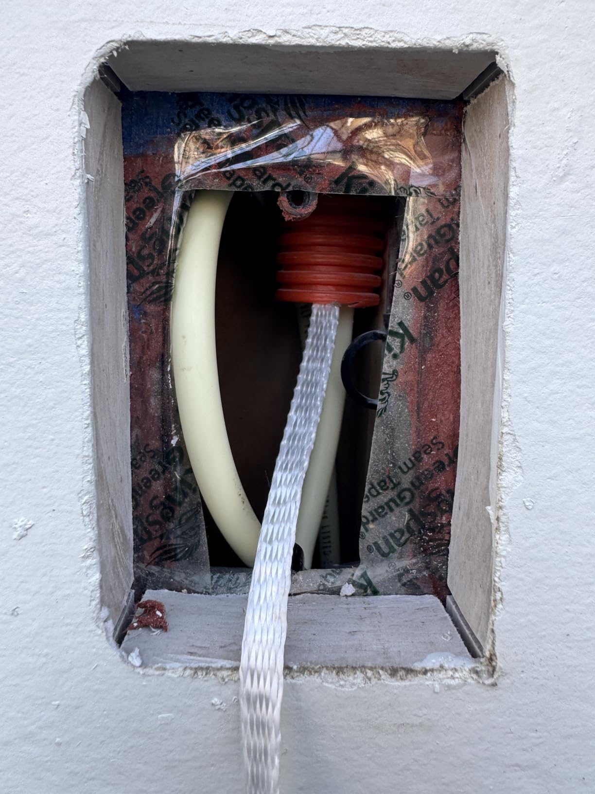 Southwire Non-Conductive Fish Tape - Spiral Extruded Polymer - Low Friction - Rust Resistant - Flexible Design - 125 ft x 4.5 mm customer photo 2
