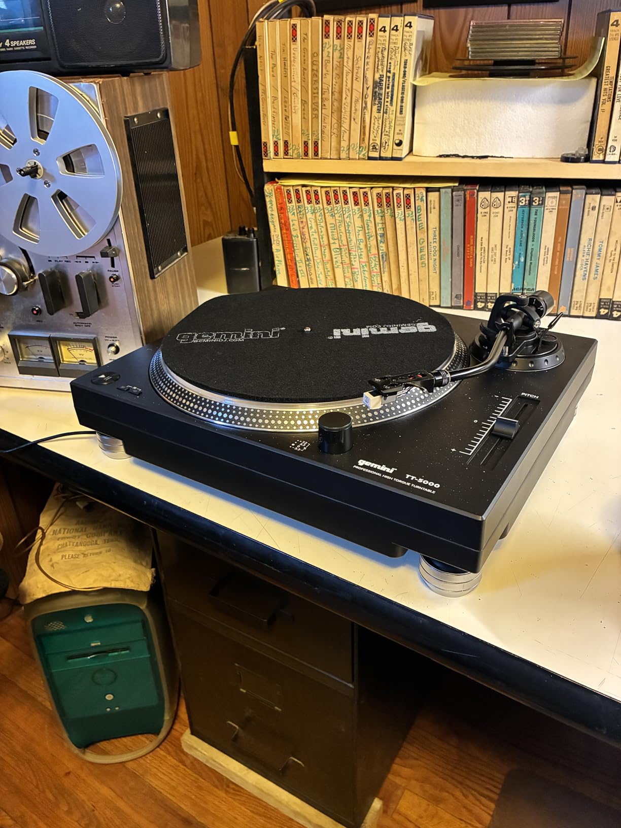 Hudson Hi-Fi Acrylic Turntable Mat - 11.75