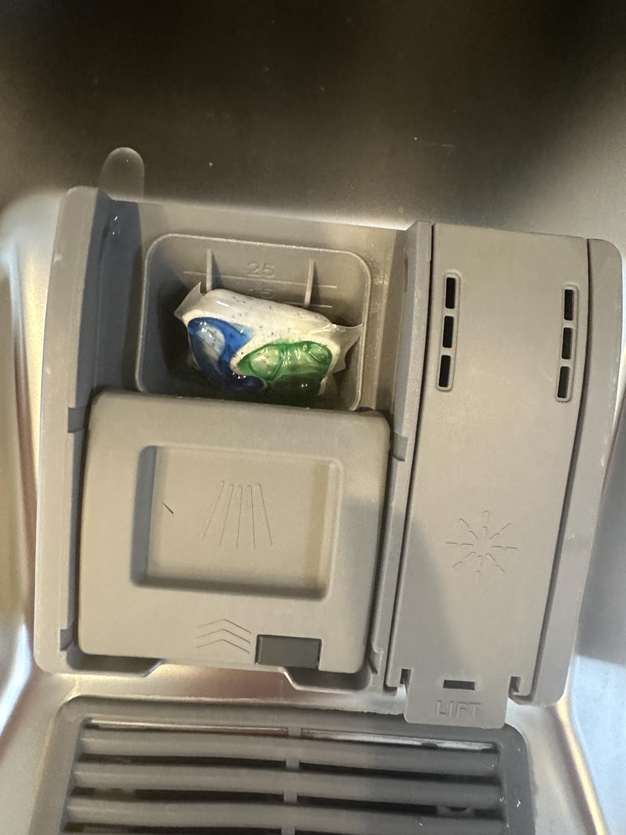 Cascade Complete Dishwasher Pods - Fresh Scent ActionPacs, Dishwasher Detergent, Dishwasher Soap, Detergent Pods, 78 Count customer photo 2