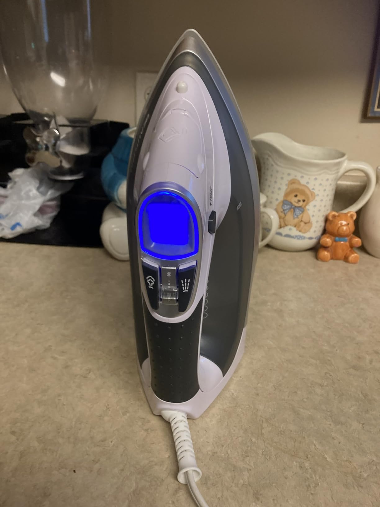 BEAUTURAL 1800-Watt Steam Iron with Digital LCD Screen, Double-Layer and Ceramic Coated Soleplate, 3-Way Auto-Off, 9 Preset Temperature and Steam Settings for Variable Fabric Gray customer photo 2