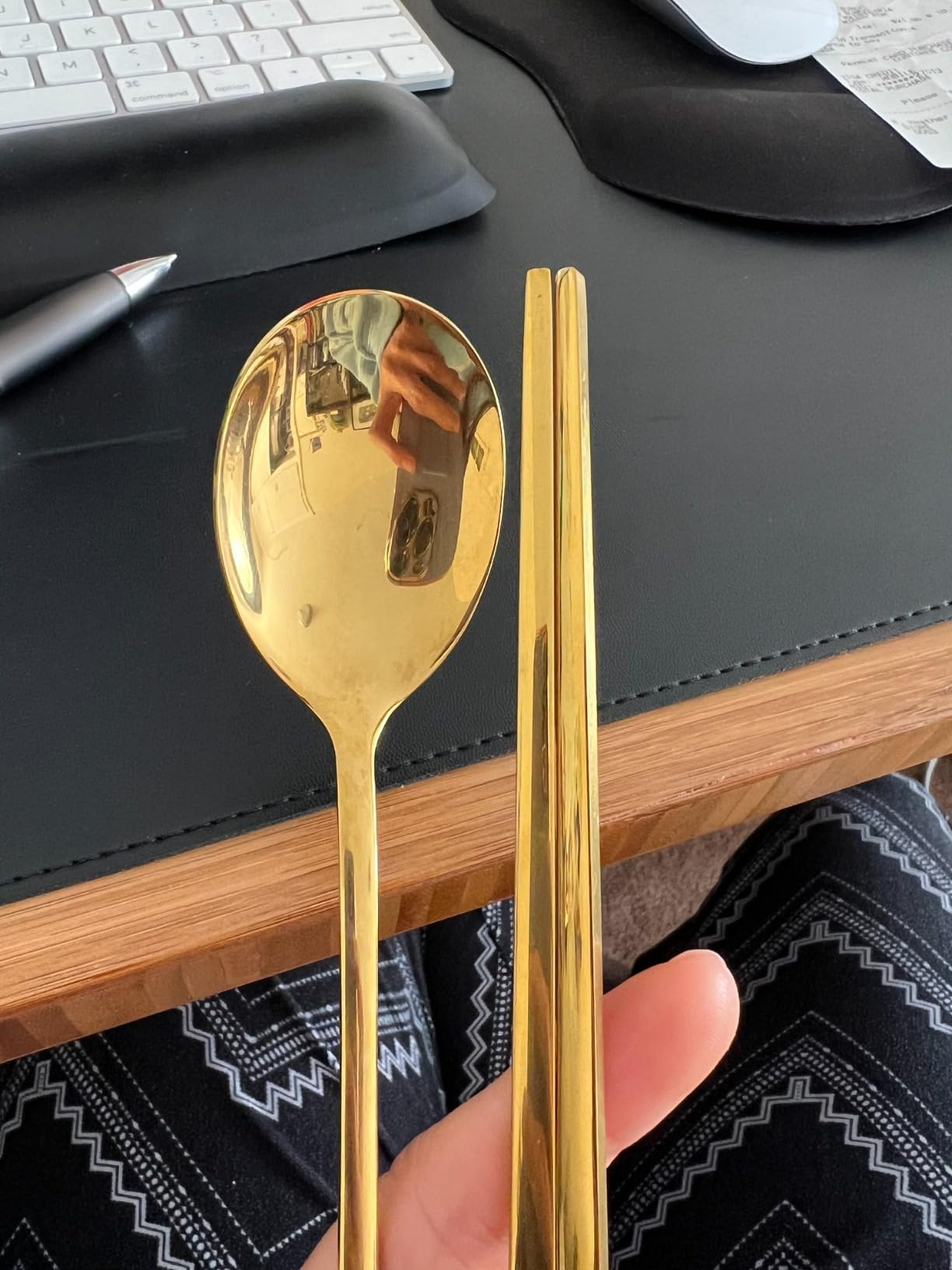 Buyer Star 4 Set Silver Korean Chopsticks Spoon Set Reusable Metal Stainless Steel Spoon Chopstix Set customer photo 2