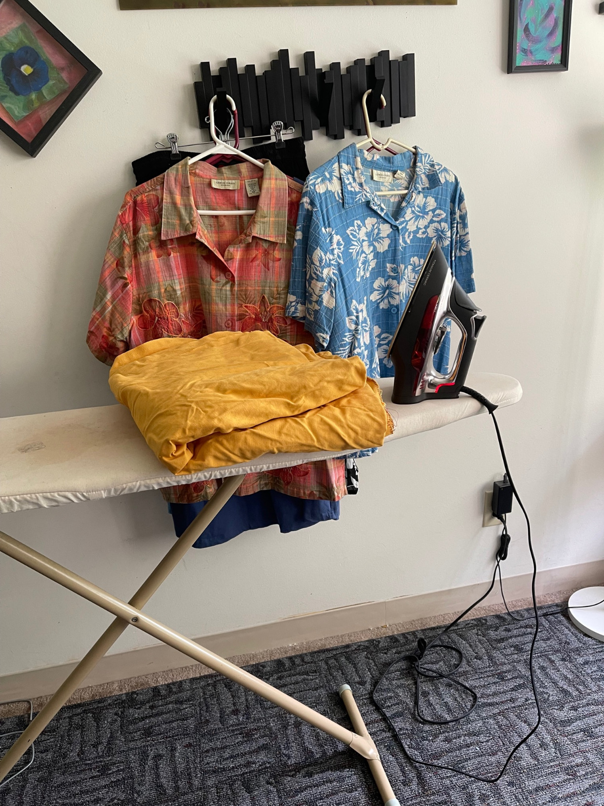 CHI Steam Iron for Clothes with 300+ Holes for Powerful Steam ing, Temperature Guide Dial, 1700 Watts, XL 10' Cord, 3-Way Auto Shutoff, Titanium Infused Ceramic Soleplate, Silver (13101) customer photo 2