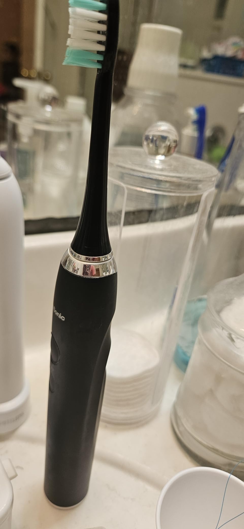 Aquasonic Black Series Ultra Whitening Toothbrush - ADA Accepted Electric Toothbrush, 8 Brush Heads & Travel Case, 40,000 VPM, Wireless Charging, 4 Modes w Smart Timer customer photo 1