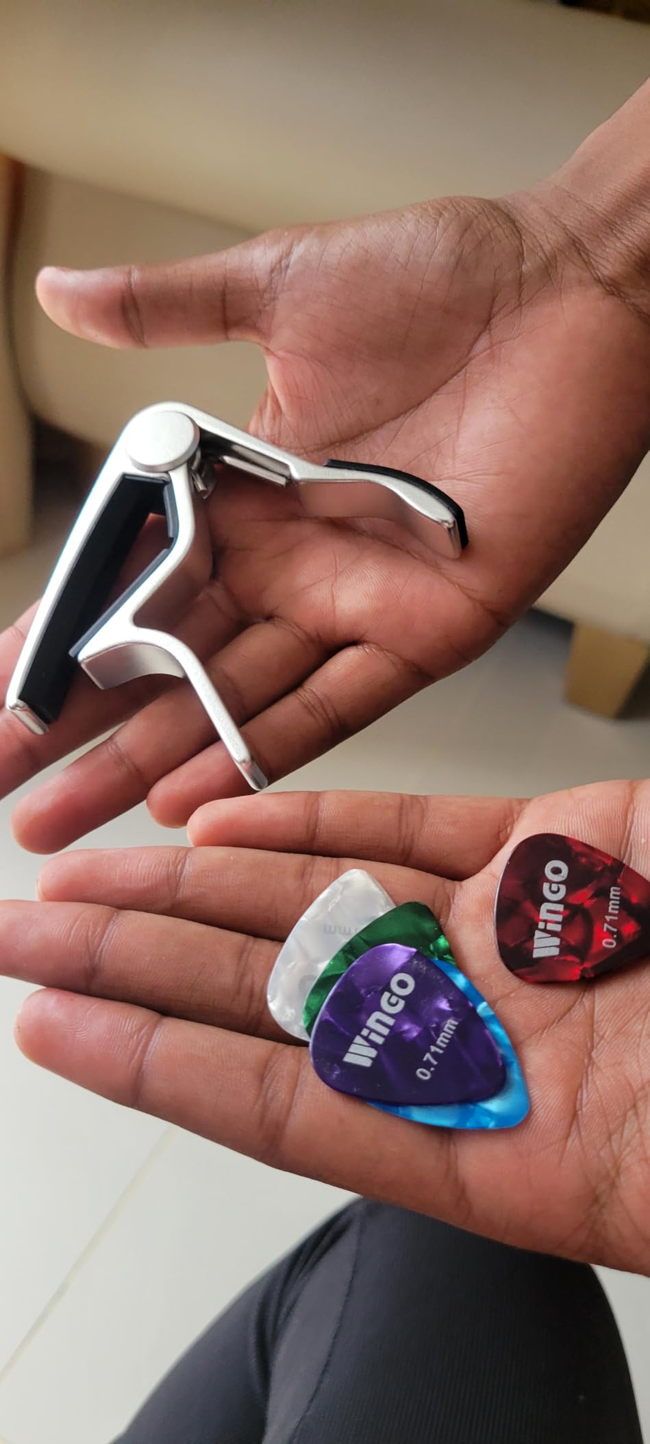 WINGO Guitar Capo for Acoustic and Electric Guitars - Rosewood Color with 5 Picks customer photo 1
