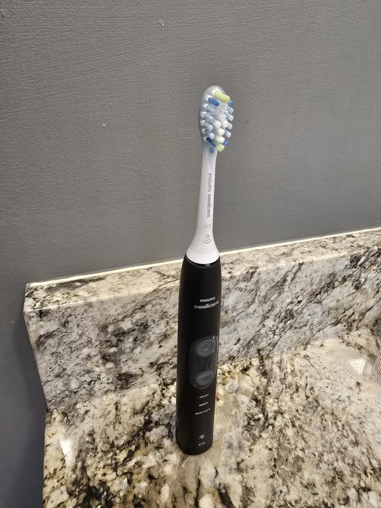 Philips ProtectiveClean 5100 Rechargeable Electric Toothbrush, Pressure Sensor, 3 Cleaning Modes, SmarTimer, QuadPacer, 14-Day Battery, Travel Case, White, HX6857/11 customer photo 2