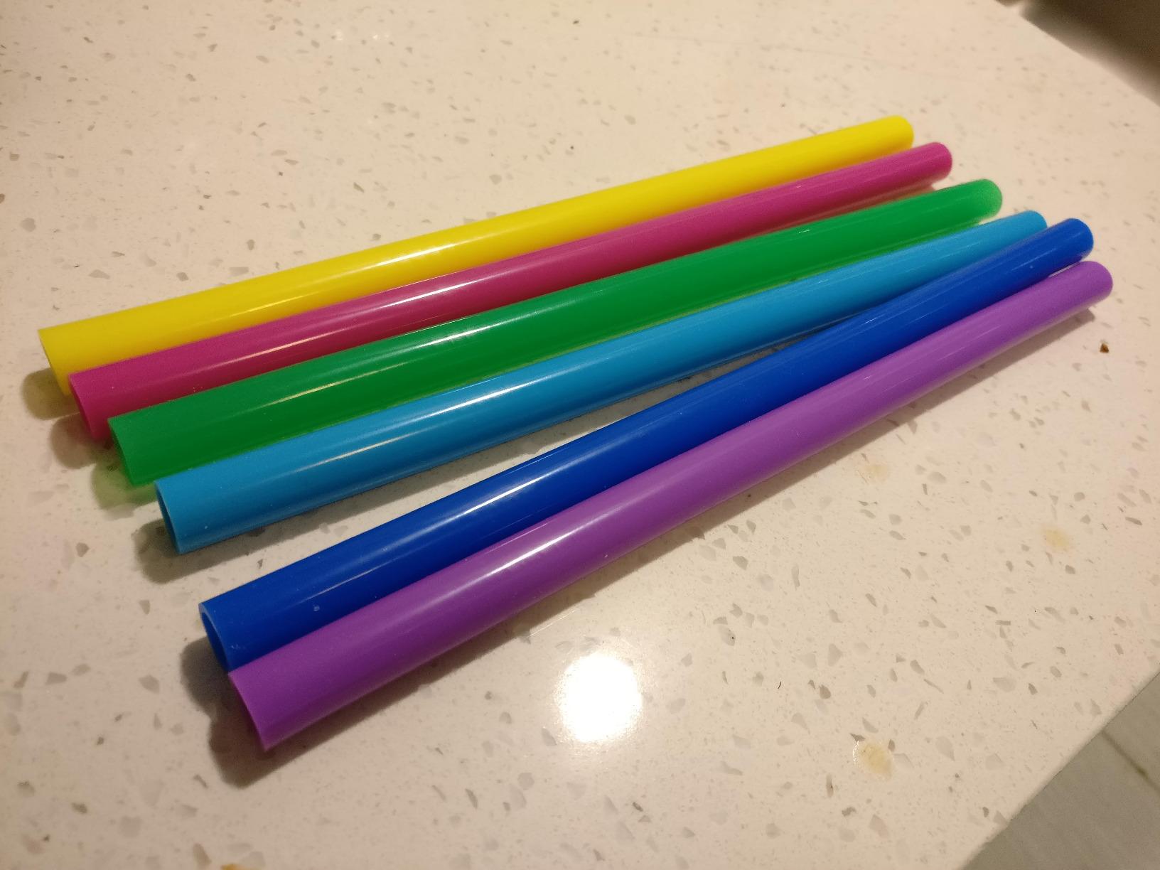 ALINK Reusable Boba Smoothie Straws, 10 inch X 0.55 inch Extra Wide Fat Silicone Straws for Drinking Bubble Tea, Set of 6 with Cleaning Brush customer photo 2