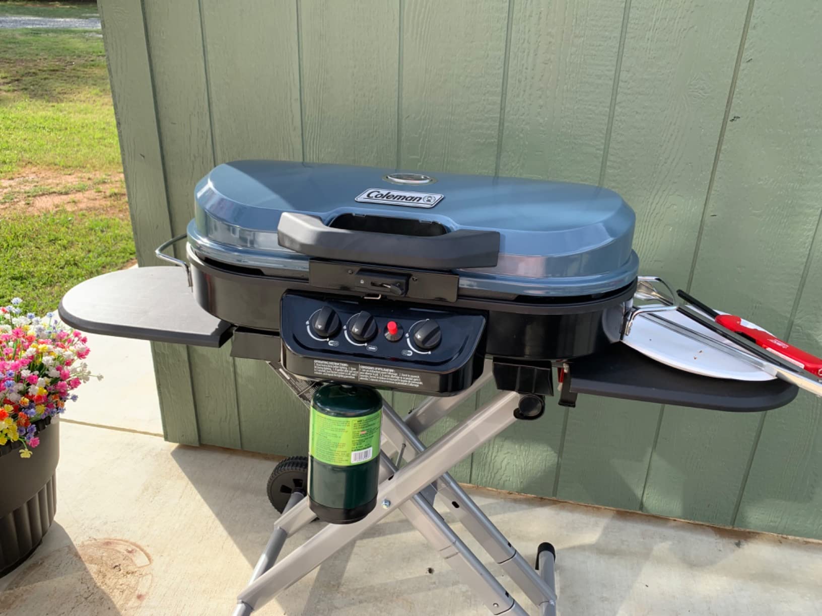 Coleman RoadTrip 285 Portable Stand-Up Propane Grill with 3 Adjustable Burners & Instastart Ignition, 20,000 BTUs of Power for Outdoor Cooking, Camping, Tailgating customer photo 2