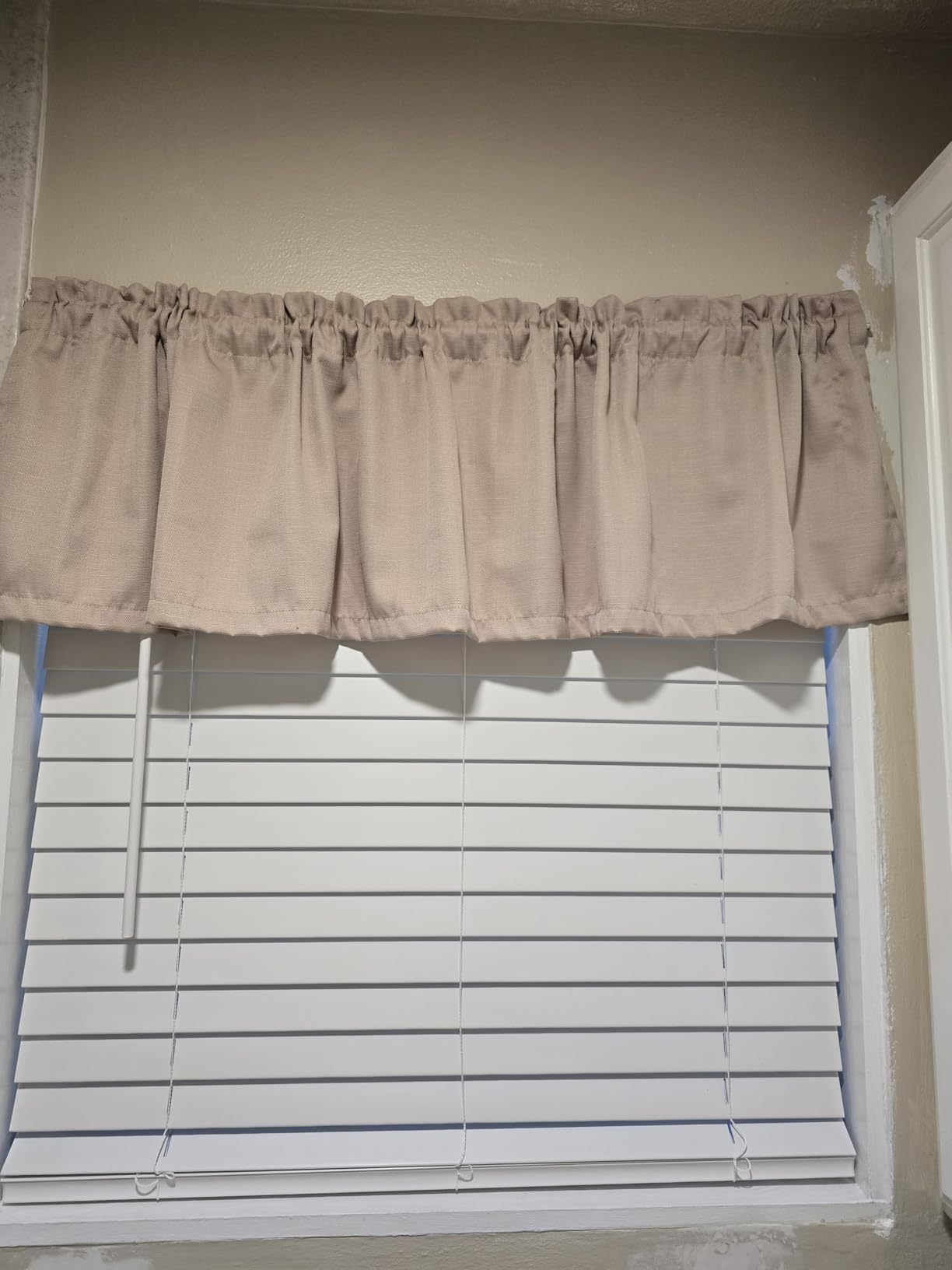 ARLO BLINDS Faux Wood Blinds with Crown Valance, 34
