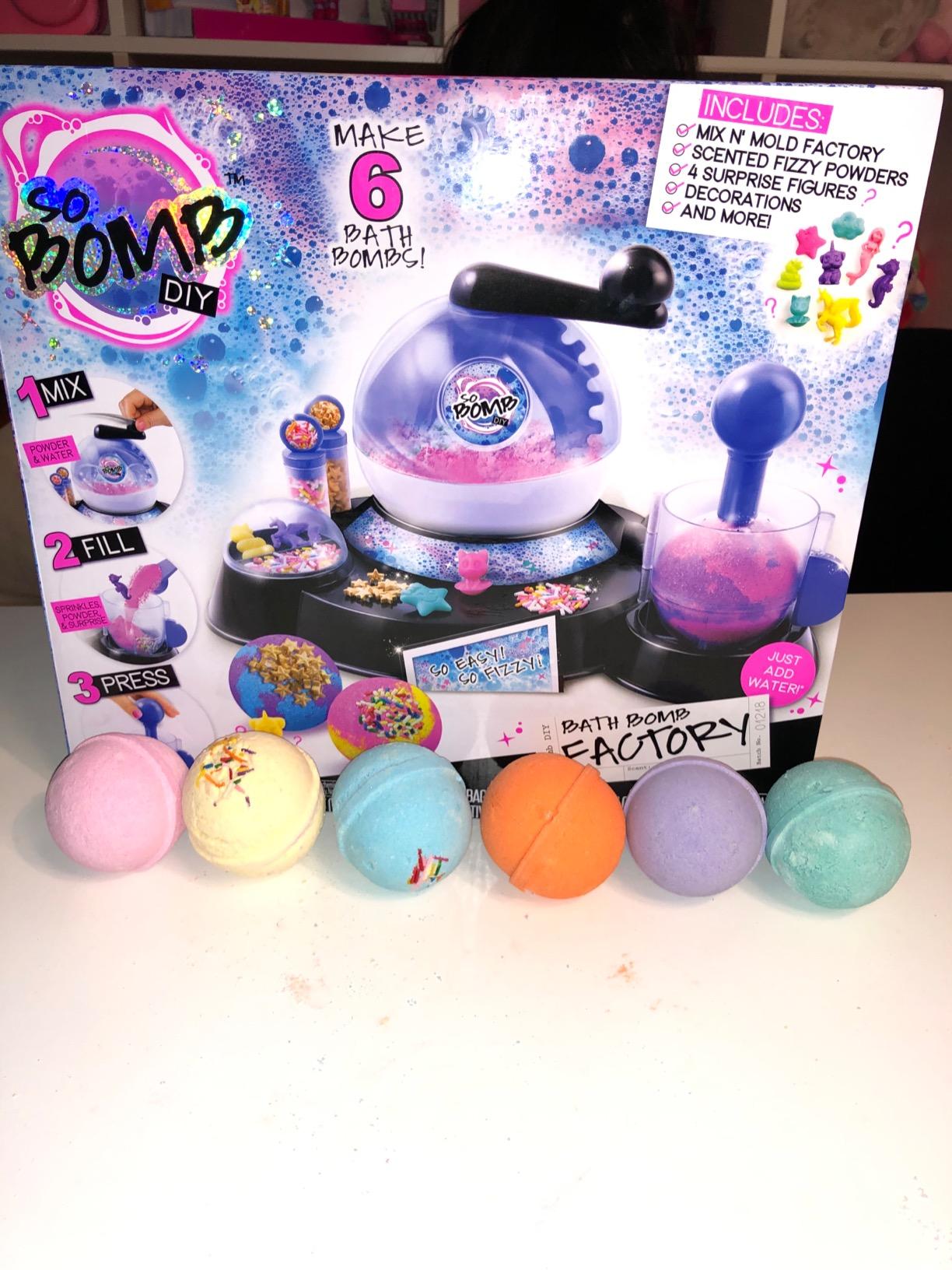 Canal Toys So Bomb DIY - Bath Bomb Factory, Makes 6 Bath Bombs, 4 Surprise Figures, Just Add Water! customer photo 2