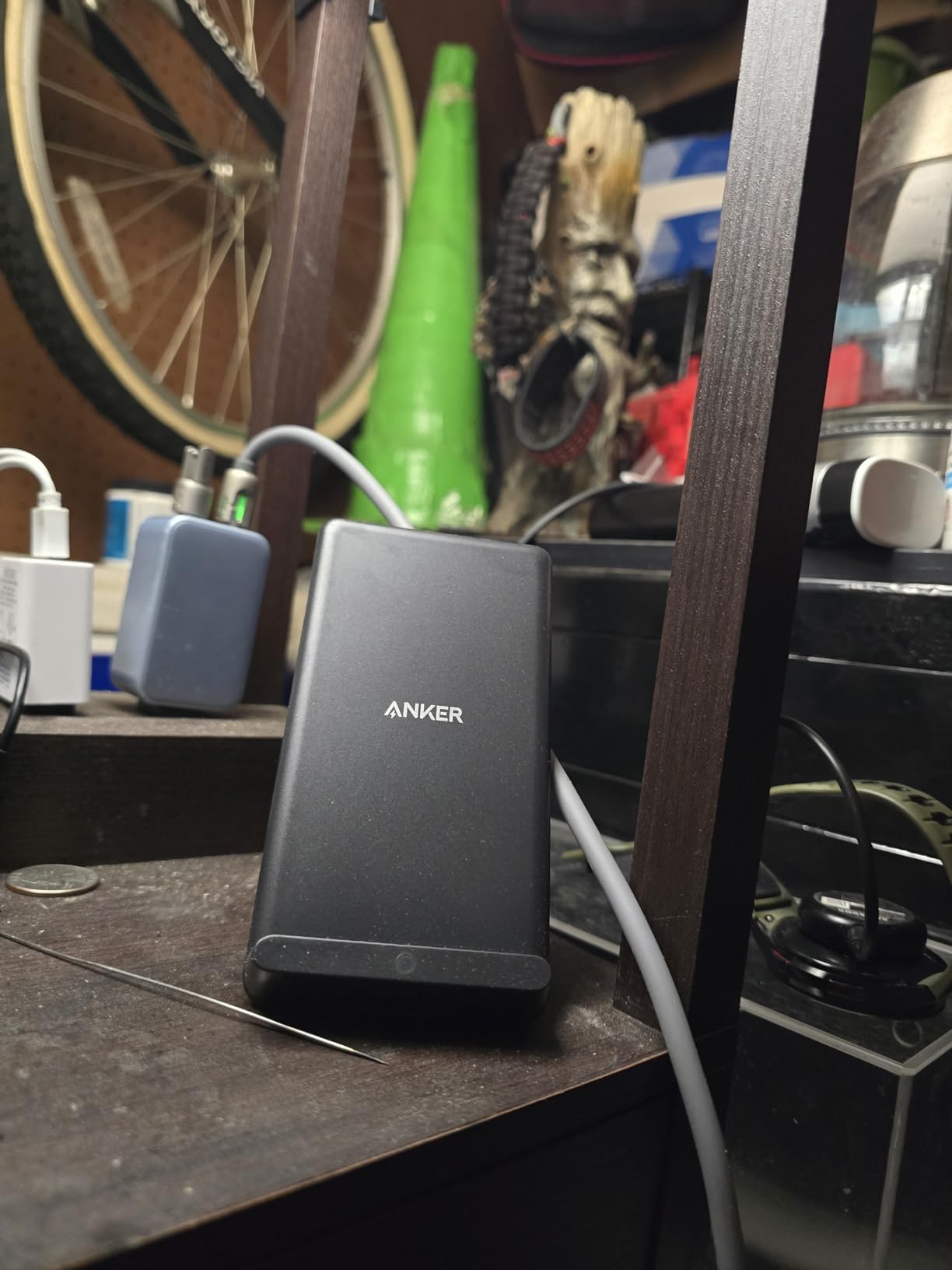 Anker 313 Wireless Charger (Stand), Qi-Certified for iPhone 17/17/17 Pro/17 Pro Max/15/14/13, 10W Fast-Charging Galaxy S23 S22 S21(No AC Adapter) customer photo 1