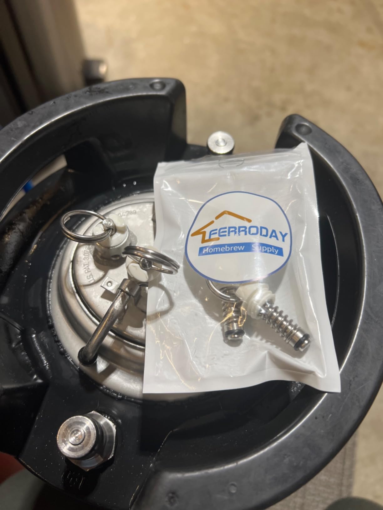 FERRODAY 4PCS Corny Keg Pressure Relief Valve, Plastic Ball Lock Keg Lid Relief Valve for Cornelius Corny Keg Lid Brewing Equipment Replacement Kit customer photo 1