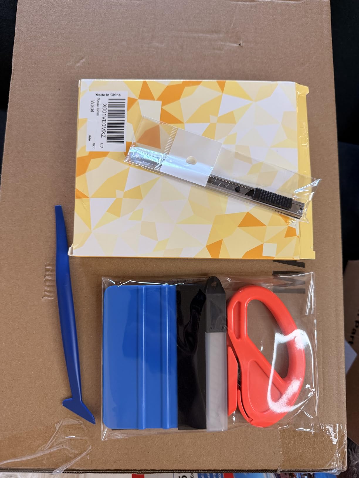 Gomake Vehicle Vinyl Wrap Tool Kit Window Tinting Tool Include 4 Inch Felt Squeegee, Retractable 9mm Utility Knife and Blades, Zippy Vinyl Cutter and Mini Go Corner Squeegee for Car Wrapping customer photo 1