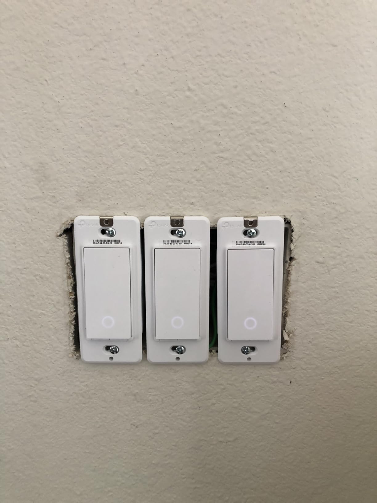Kasa Smart Light Switch HS200P3, Single Pole, Needs Neutral Wire, 2.4GHz Wi-Fi Light Switch Compatible with Alexa and Google Home, UL Certified, No Hub Required, 3 Count -Pack of 1, White customer photo 1