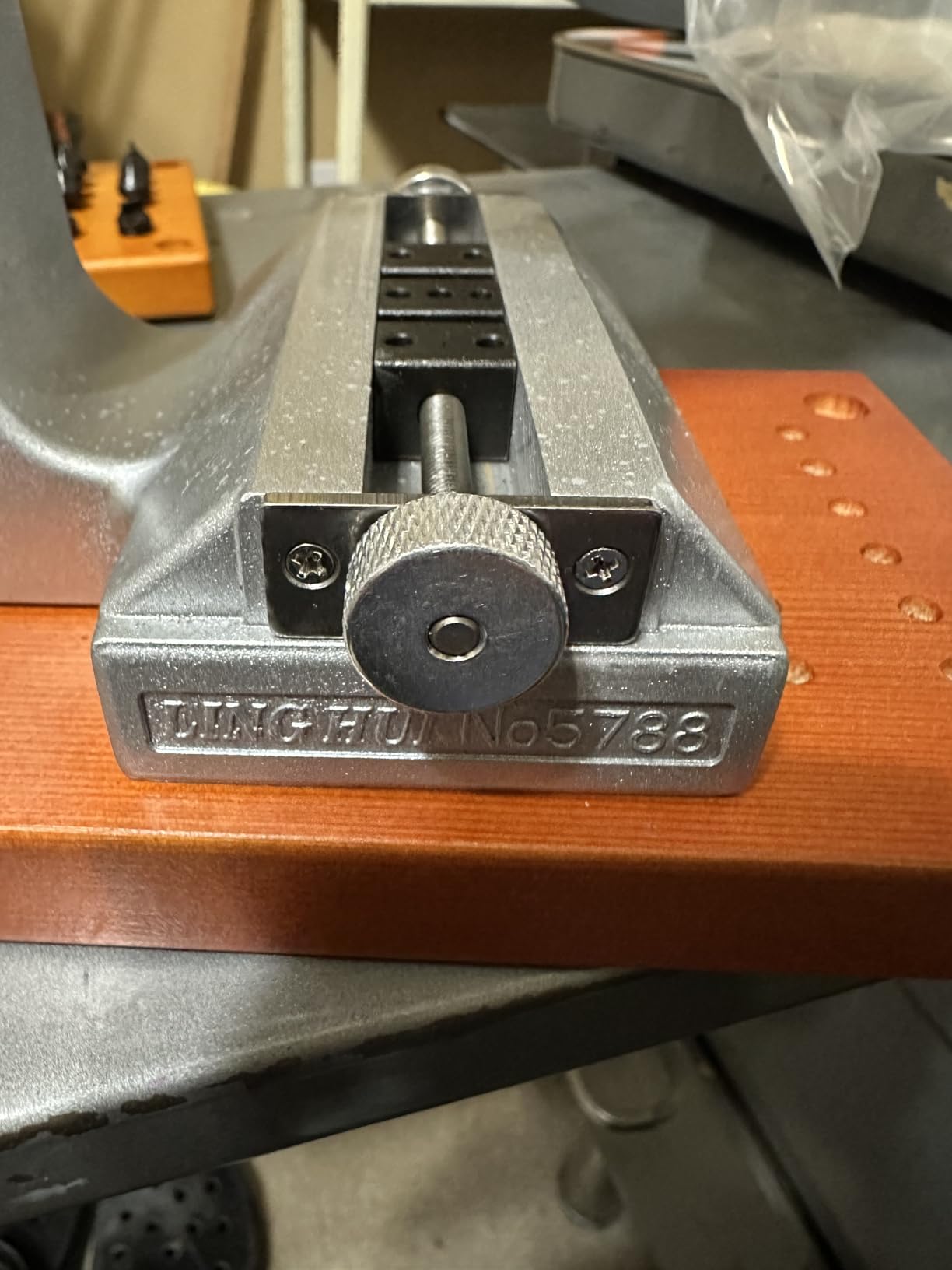 Bench Watch Case Opener, Watch Case Opener, 5700 Bench Wristwatch Back Opener with 6 Dies Accessories Watchmaker Repair For Watch Making and Opening and Closing customer photo 1