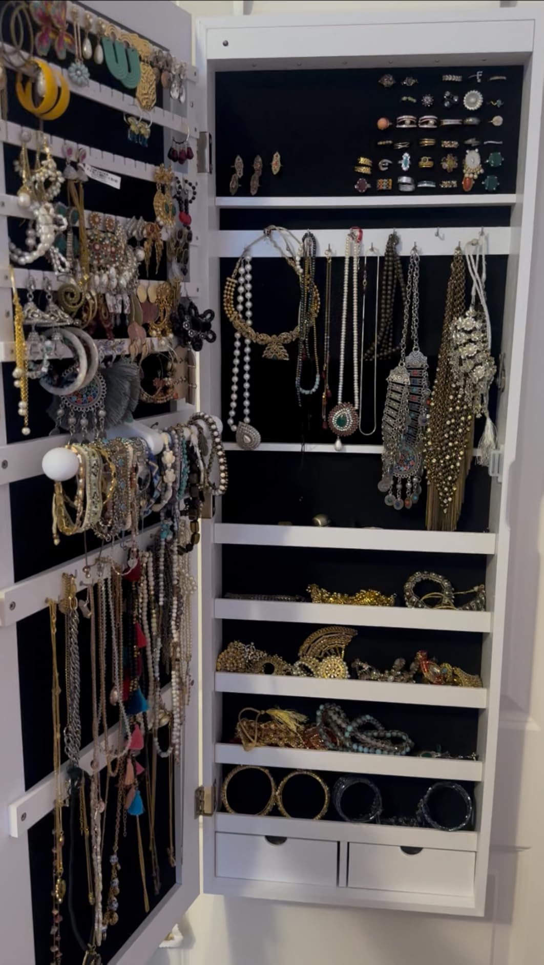 SONGMICS Hanging Jewelry Cabinet, Wall-Mounted Cabinet with LED Interior Lights, Door-Mounted Jewelry Organizer, Full-Length Mirror, White customer photo 2