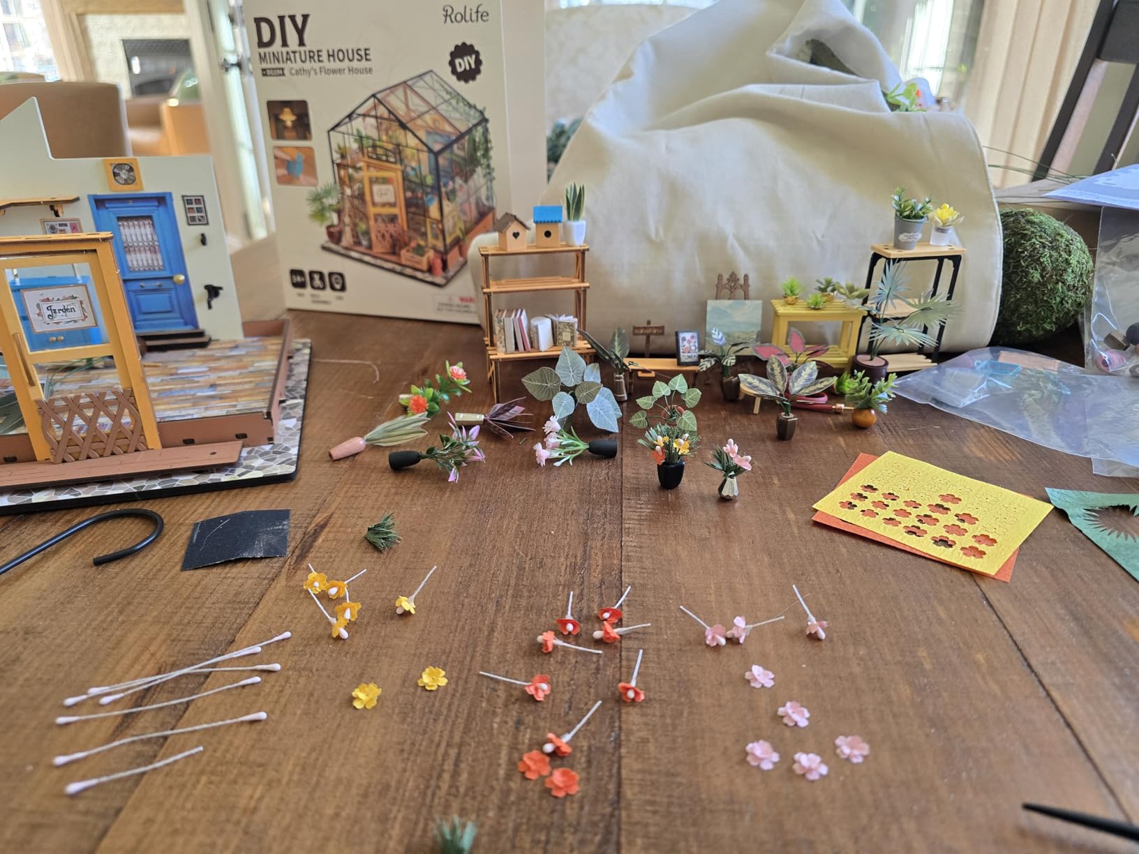 Rolife DIY Miniature Greenhouse Kit - Cathy's Greenhouse with Furniture for Adults customer photo 2