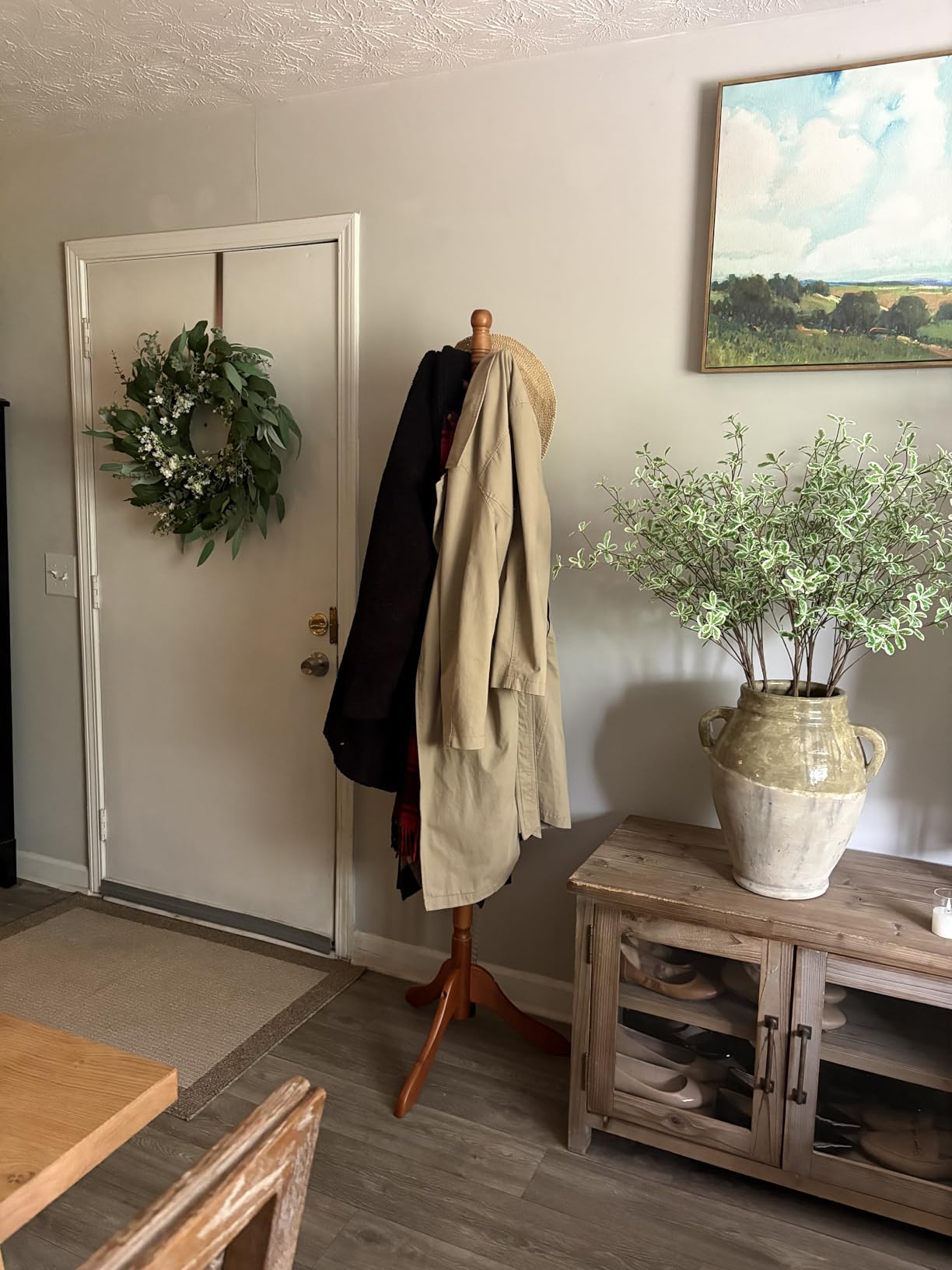 VASAGLE Solid Wood Coat Rack and Stand, Free Standing Hall Coat Tree with 10 Hooks for Hats, Bags, Purses, for Entryway, Hallway, Rubberwood, Caramel Brown customer photo 1