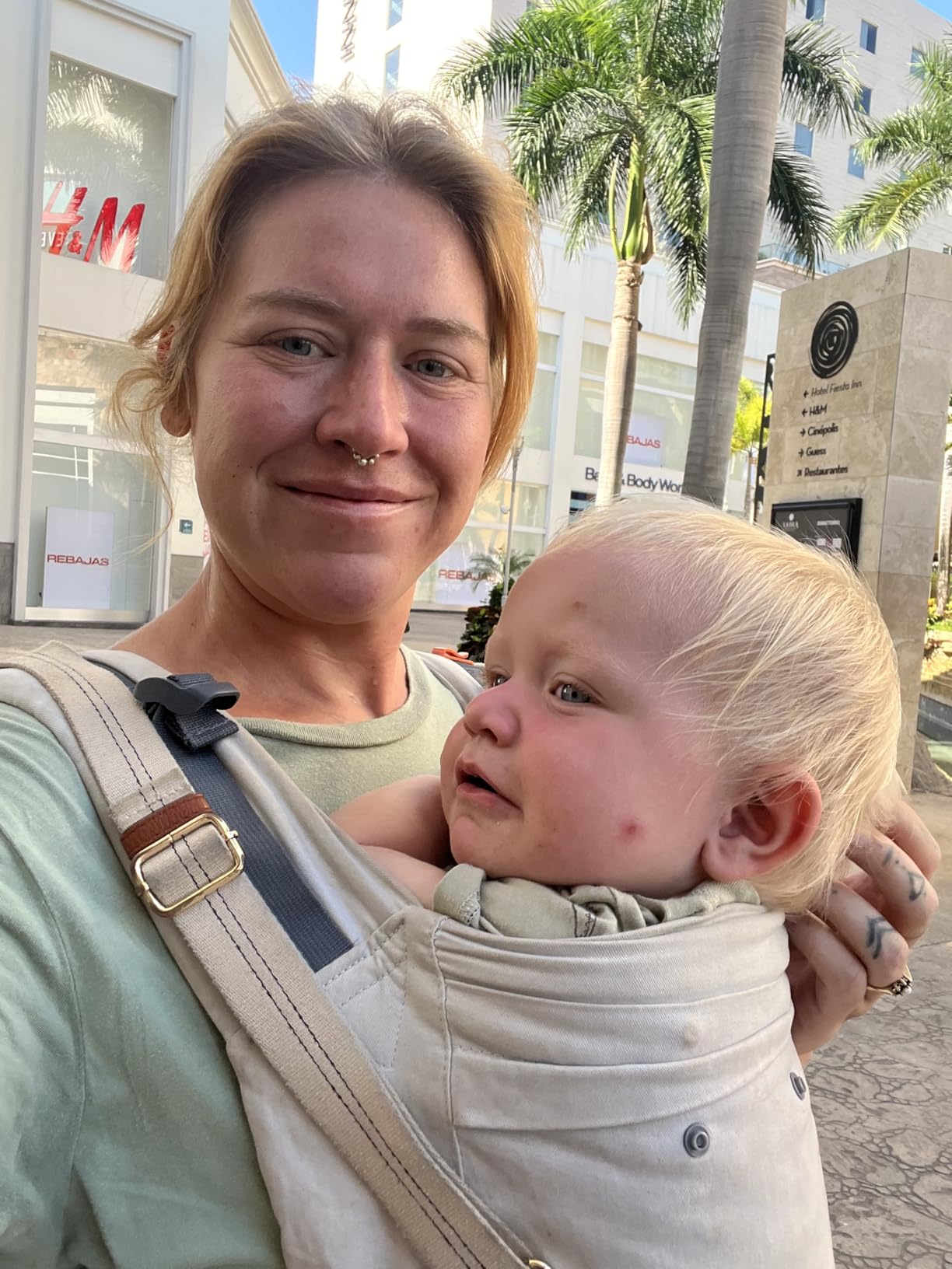 Beco Toddler Carrier (20-60 lbs) with Breathable 3D Mesh & Extra Wide Seat - Front-Carry & Backpack Style - Lightweight Sling Carrier for Children from 18months - Cool Dark Grey customer photo 2