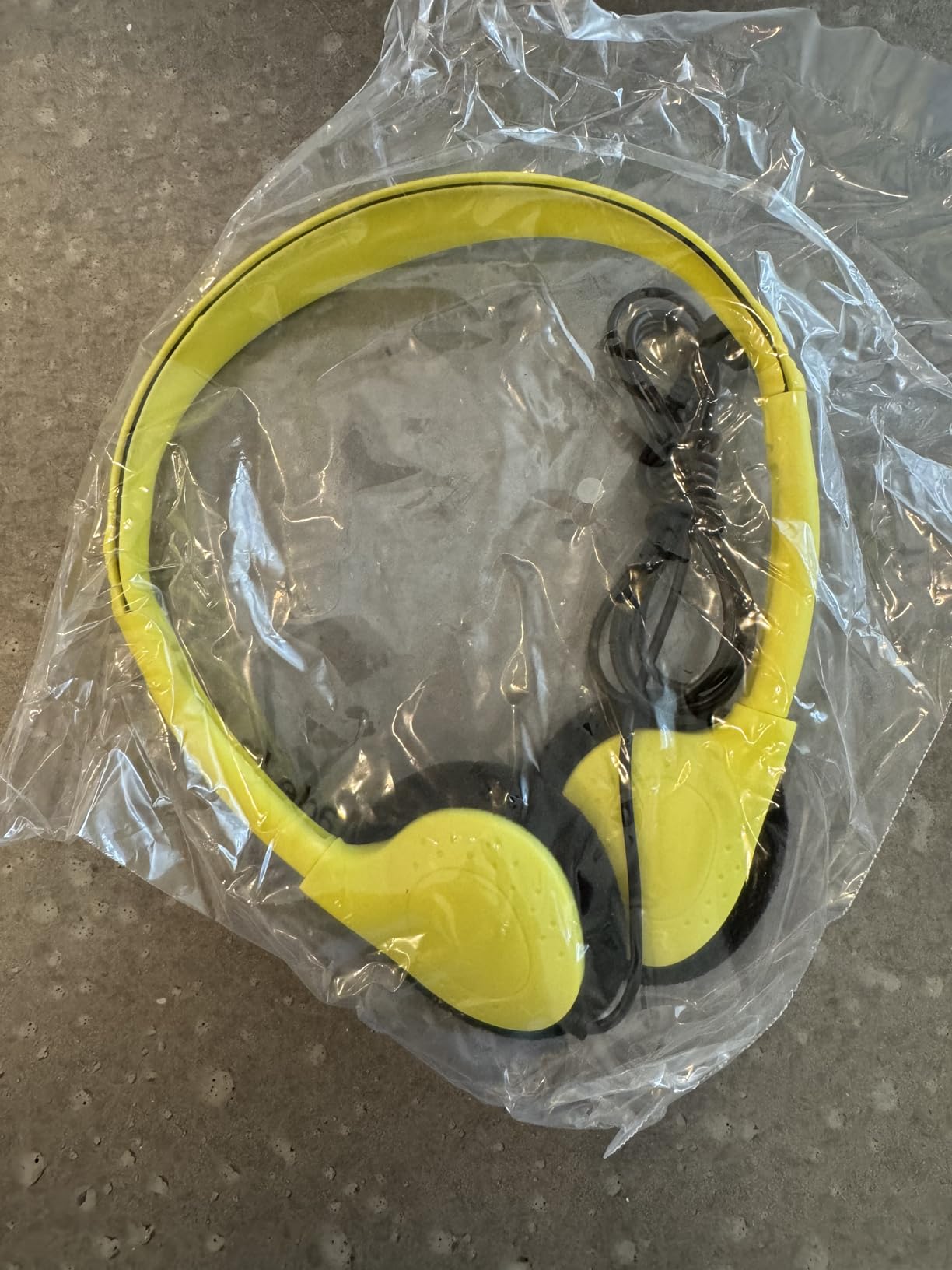 Kids Headphones Bulk 30 Pack for School Students Children Teen Boys Girls, Wholesale Headphones for Classroom Earphones,Group Learning, Computer Lab, Library, Online Lesson and Testing (Black) customer photo 1