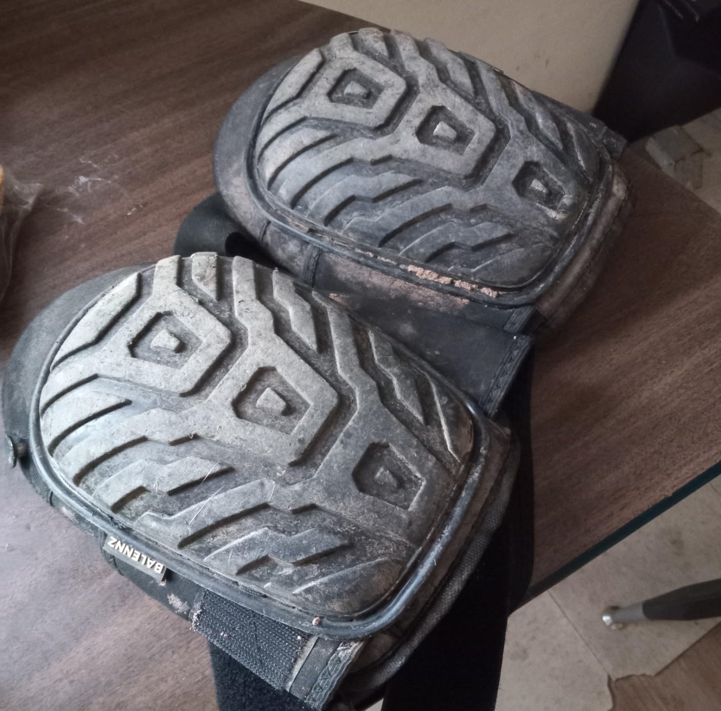 BALENNZ Professional Knee Pads for Work - Heavy Duty Foam Padding Gel Construction Knee Pads with Strong Double Straps – Comfortable Knee Protection for Indoor and Outdoor Use (Knee High) customer photo 2