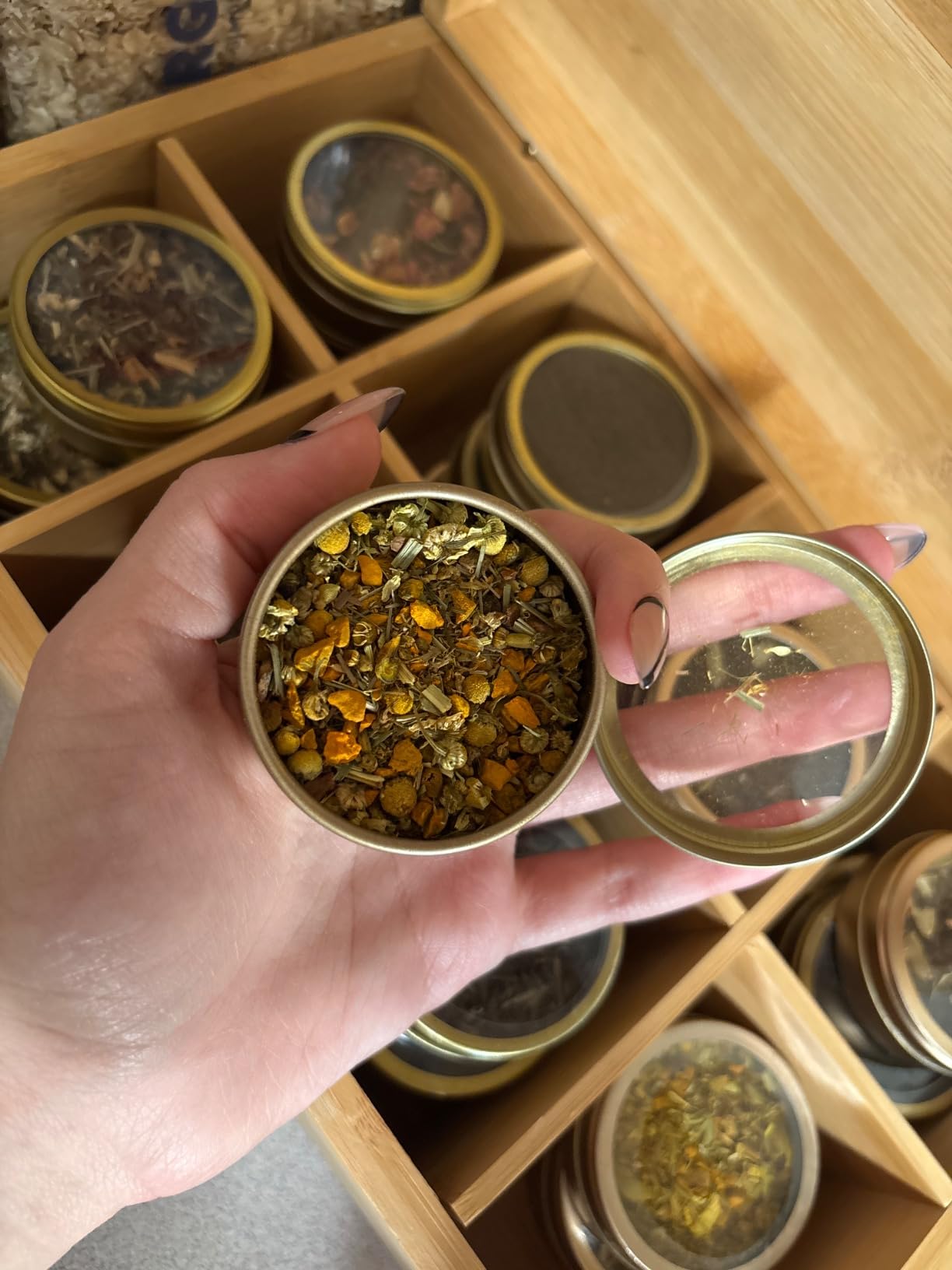 VAHDAM, Luxury Tea Gift Set | 24 Unique Loose Leaf Teas in Tin Caddies - Premium Tea Gift Box customer photo 1