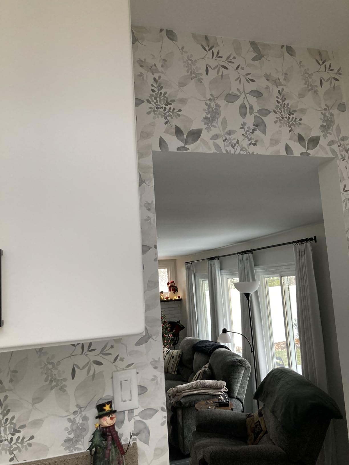 NuWallpaper NUS3144 Breezy Peel & Stick Wallpaper, Grey customer photo 2