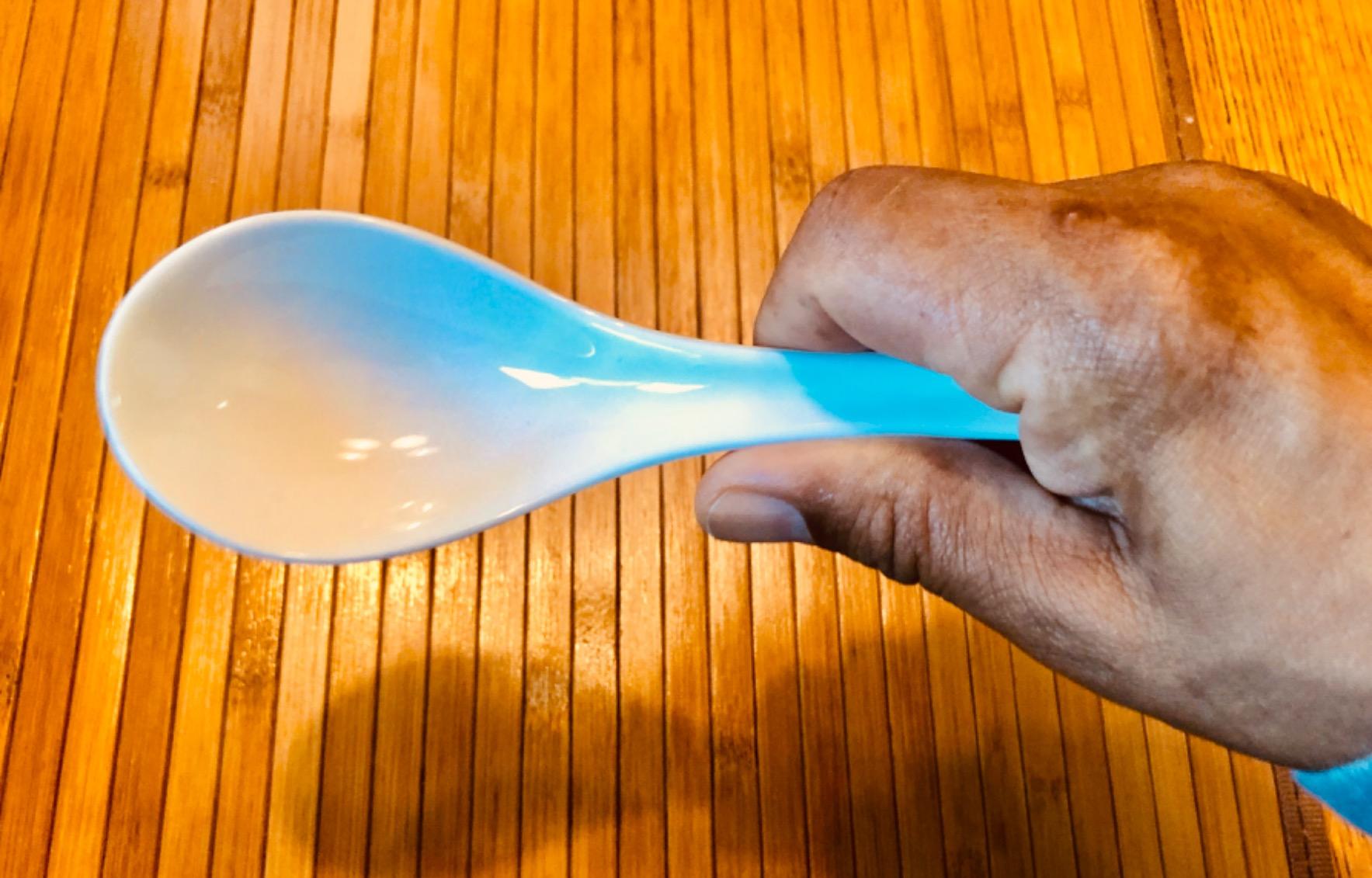 DOWAN Soup Spoons Set of 6, Ceramic Chinese Soup Spoon, Asian Soup Spoons, White Japanese Spoon Large for Ramen Pho Wonton Dumpling Miso, Deep Oval Hook Design customer photo 1