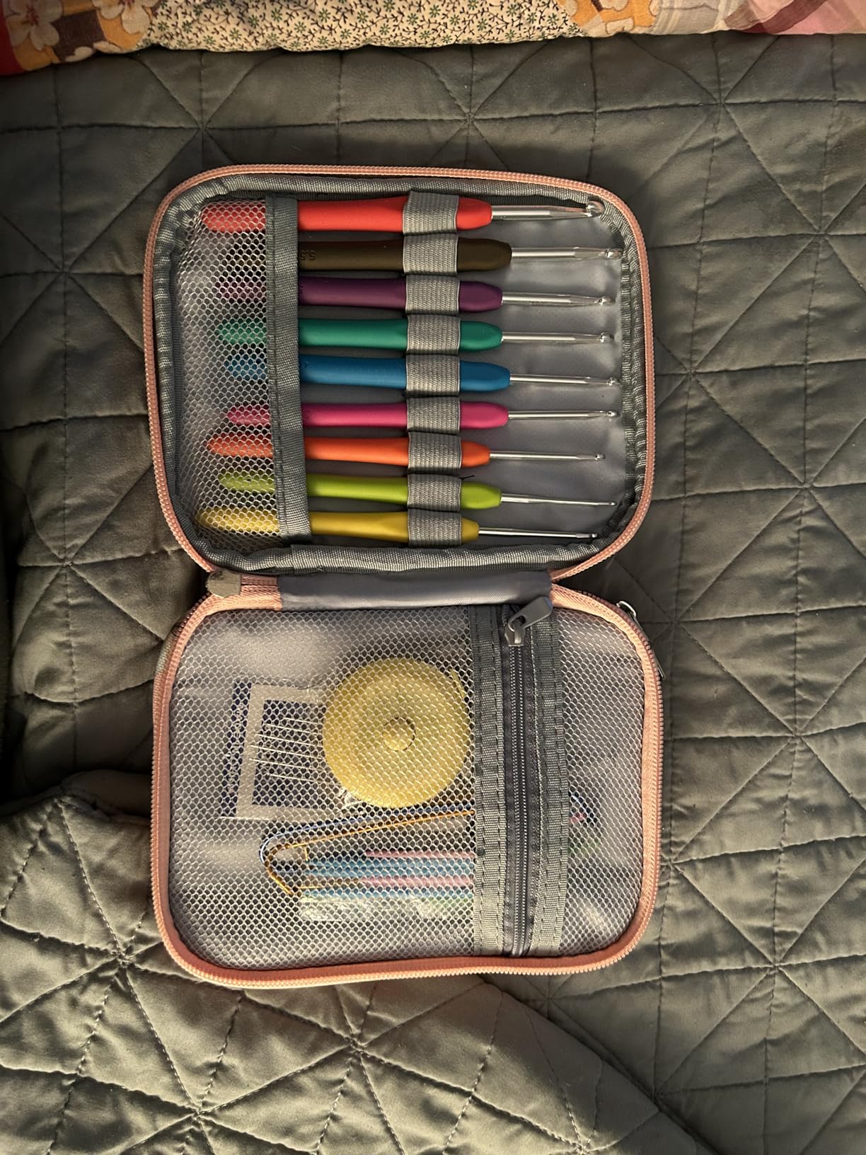 Katech Crochet Hooks Kit with Case, 85-Piece Crochet Hooks Set customer photo 1