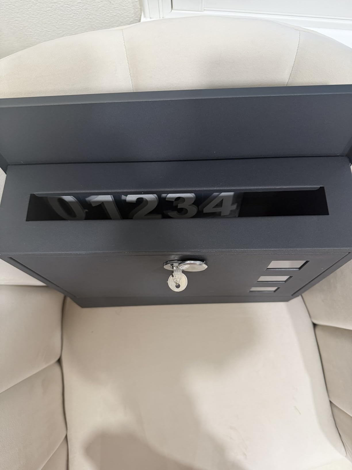 Locking Mailbox Wall Mount for Outside - Jssmst Mailboxes with Key Lock for Front Door Fence, Large Capacity Letter Box customer photo 2
