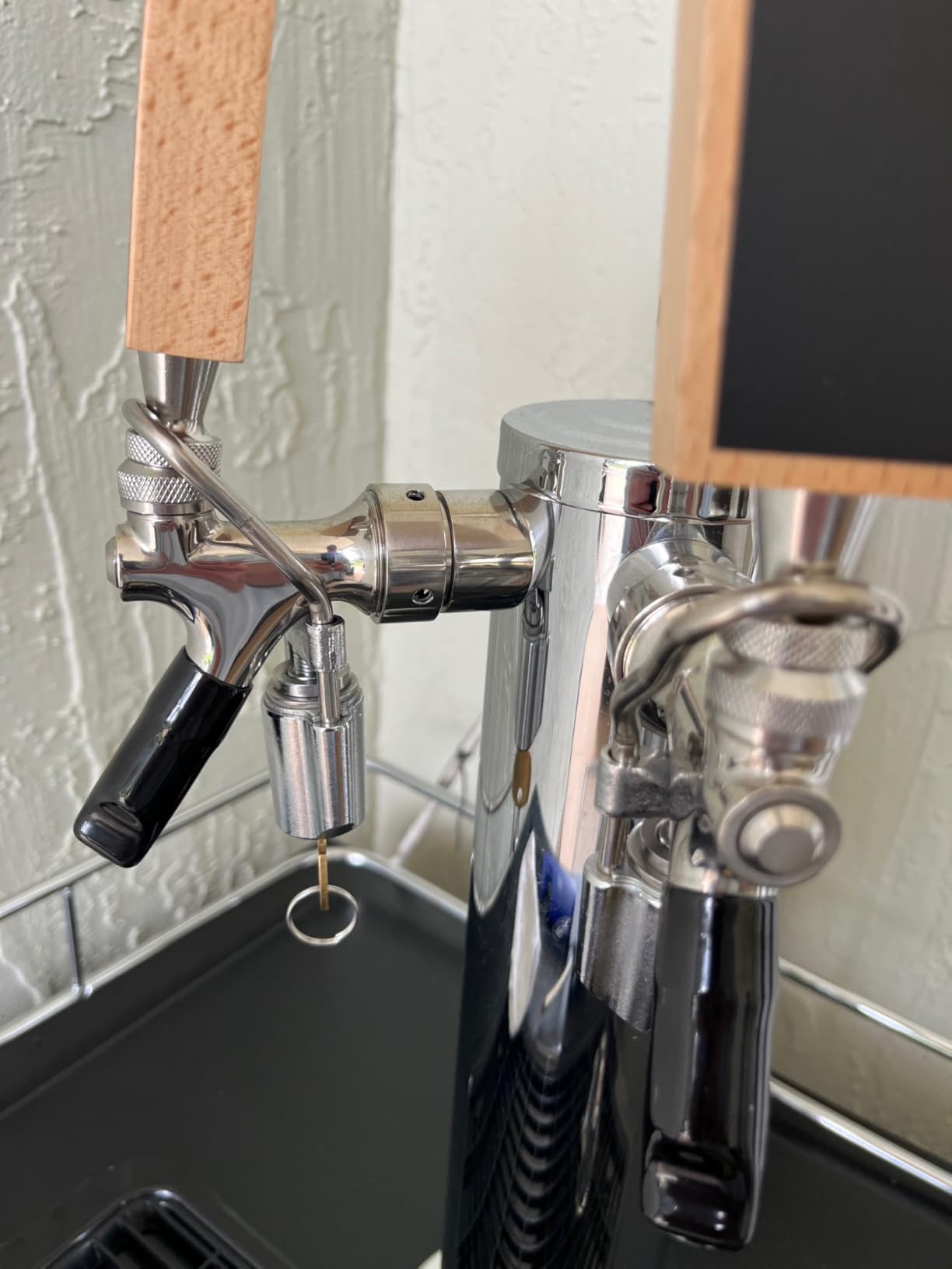 Beer Tap Lock, JoyTube Beer Tap Lock for Draft Beer Faucet, Homebrew Keg Equipment (2 Keys) customer photo 1