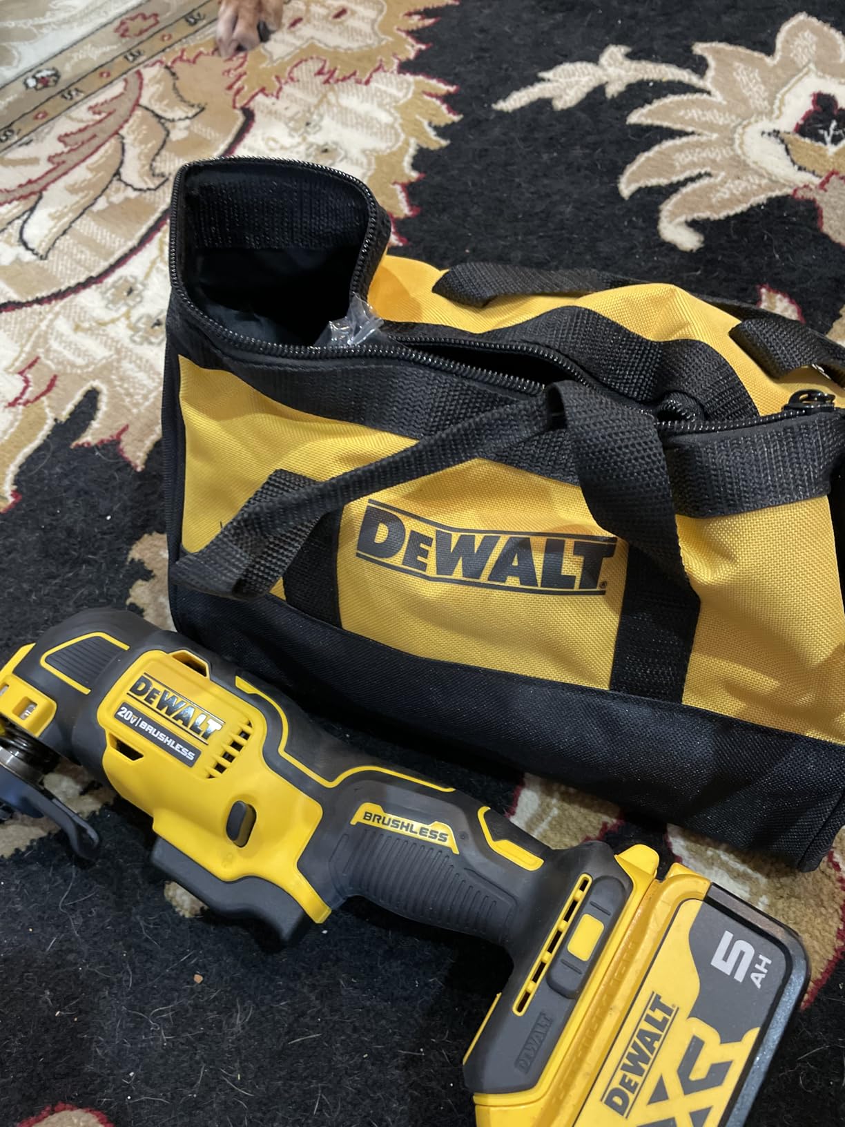 DEWALT Atomic 20V MAX Oscillating Tool, Cordless, Oscillating, Tool Only (DCS354B) customer photo 1