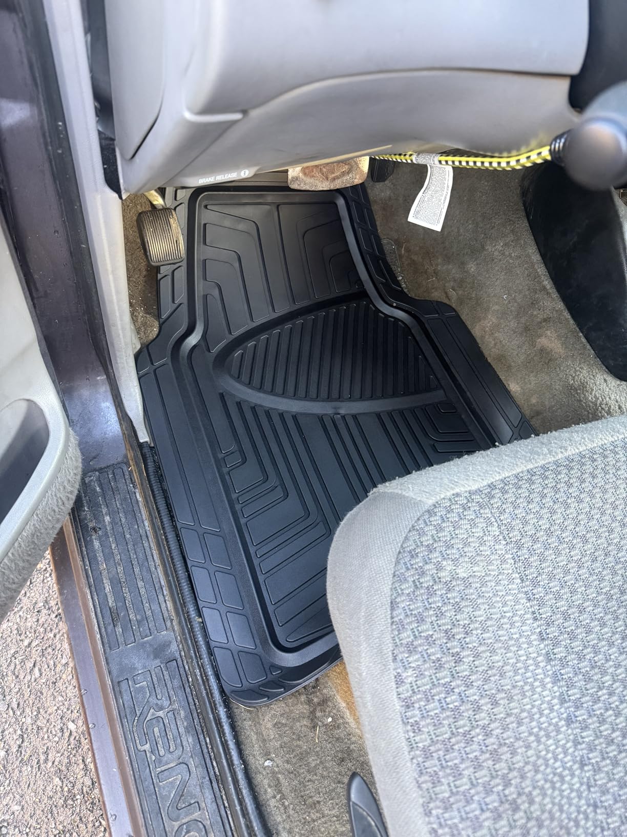 Amazon Basics 2-Piece Premium All-Season Anti-Slip Rubber Floor Mats customer photo 1